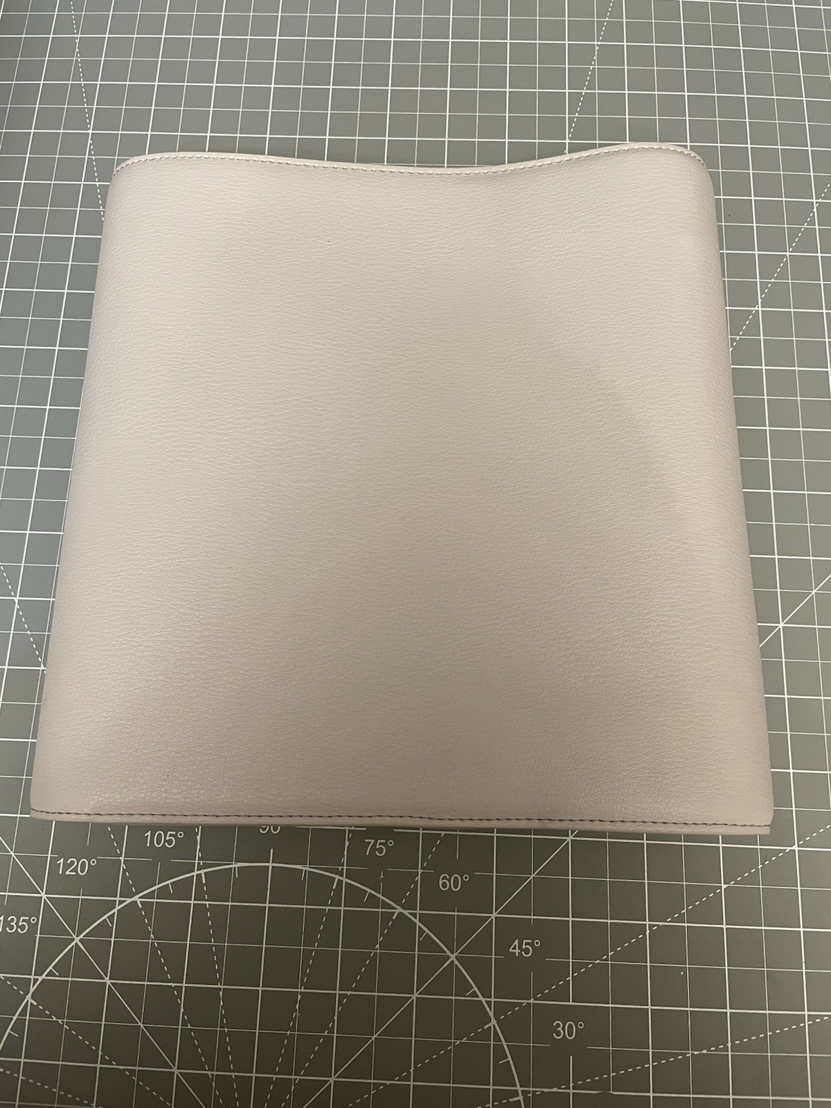 Aura Estelle Planner Binder Cover Cloud Scalloped Neutral Grey/Beige Heart Clasp