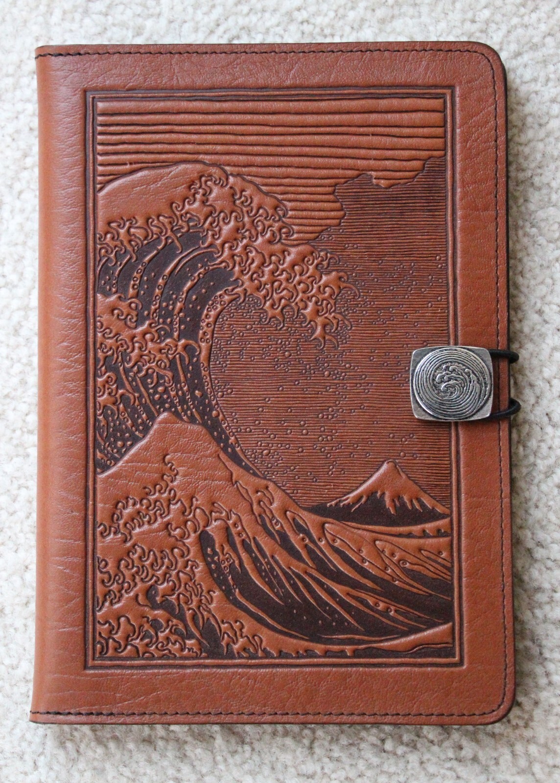 Oberon Design SMALL Leather PORTFOLIO W/ NOTEPAD 8″ X 5″- HOKUSAI WAVE in SADDLE