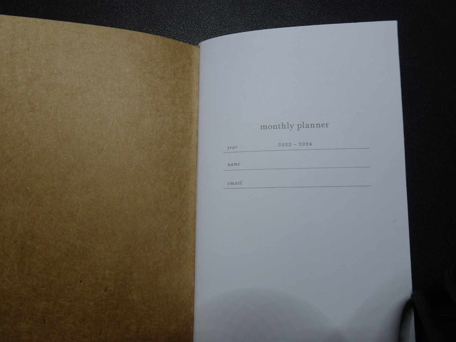 Sugar Paper 2022-24 2-Year Academic Planner Mthly Pocket 3.62″x6.12″ White Dot