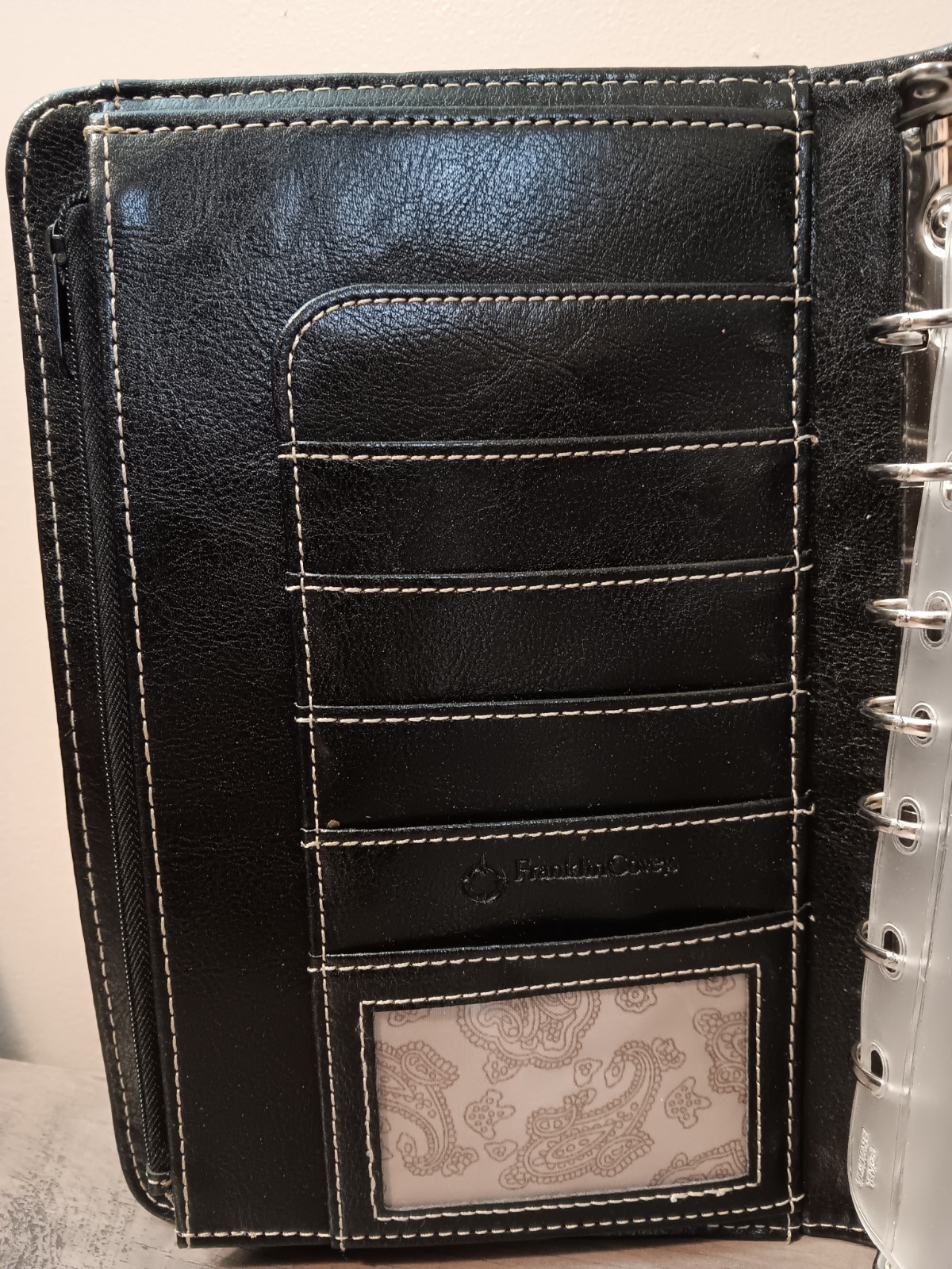 Compact Franklin Covey Planner Black Magnetic Snap 7-Ring & Accessories
