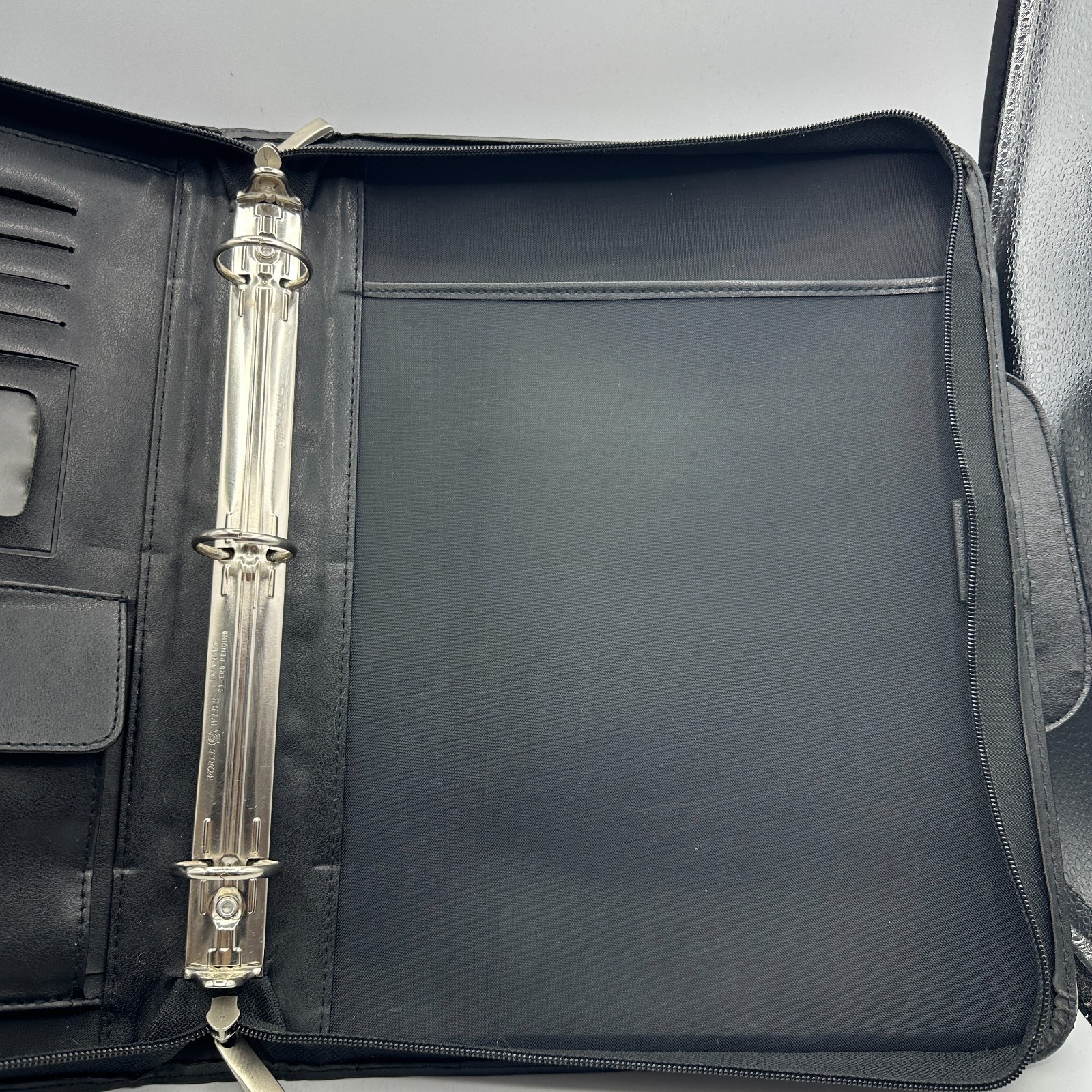 Day Timer Black Leather Zip 3 Ring Binder 11 x 14 in Briefcase Portfolio Handles