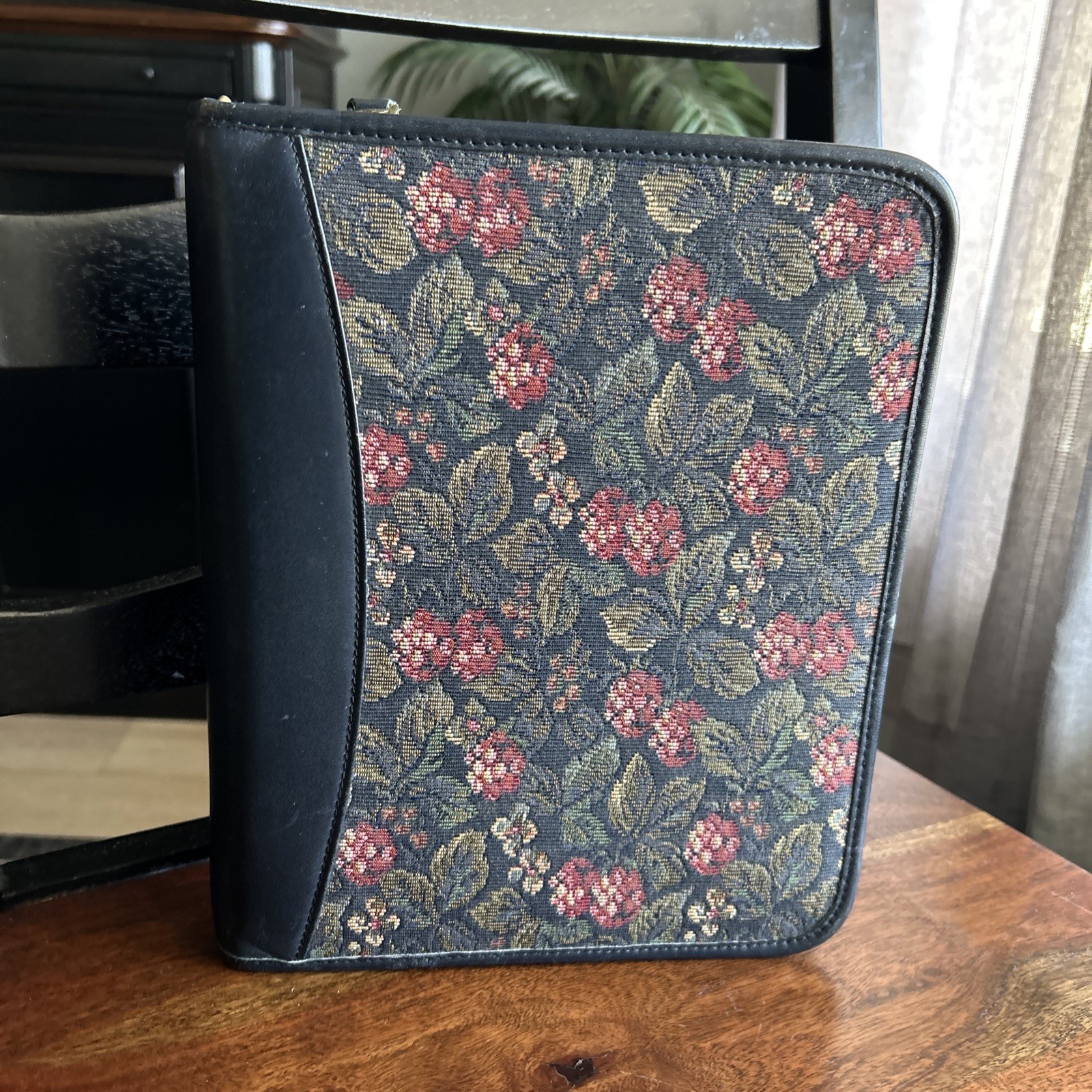 Vtg Franklin Quest Raspberry Tapestry/Leather Zip Around 7-Ring Binder USA