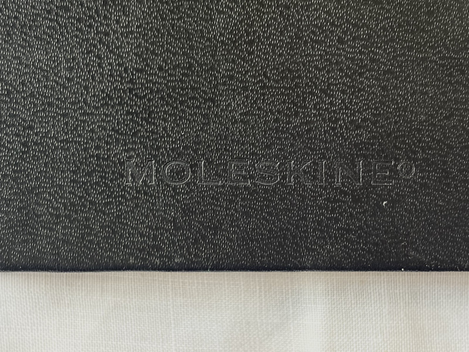 MOLESKINE THE HOBBIT LARGE RULED NOTEBOOK-SMAUG/MOUNTAINS COVER