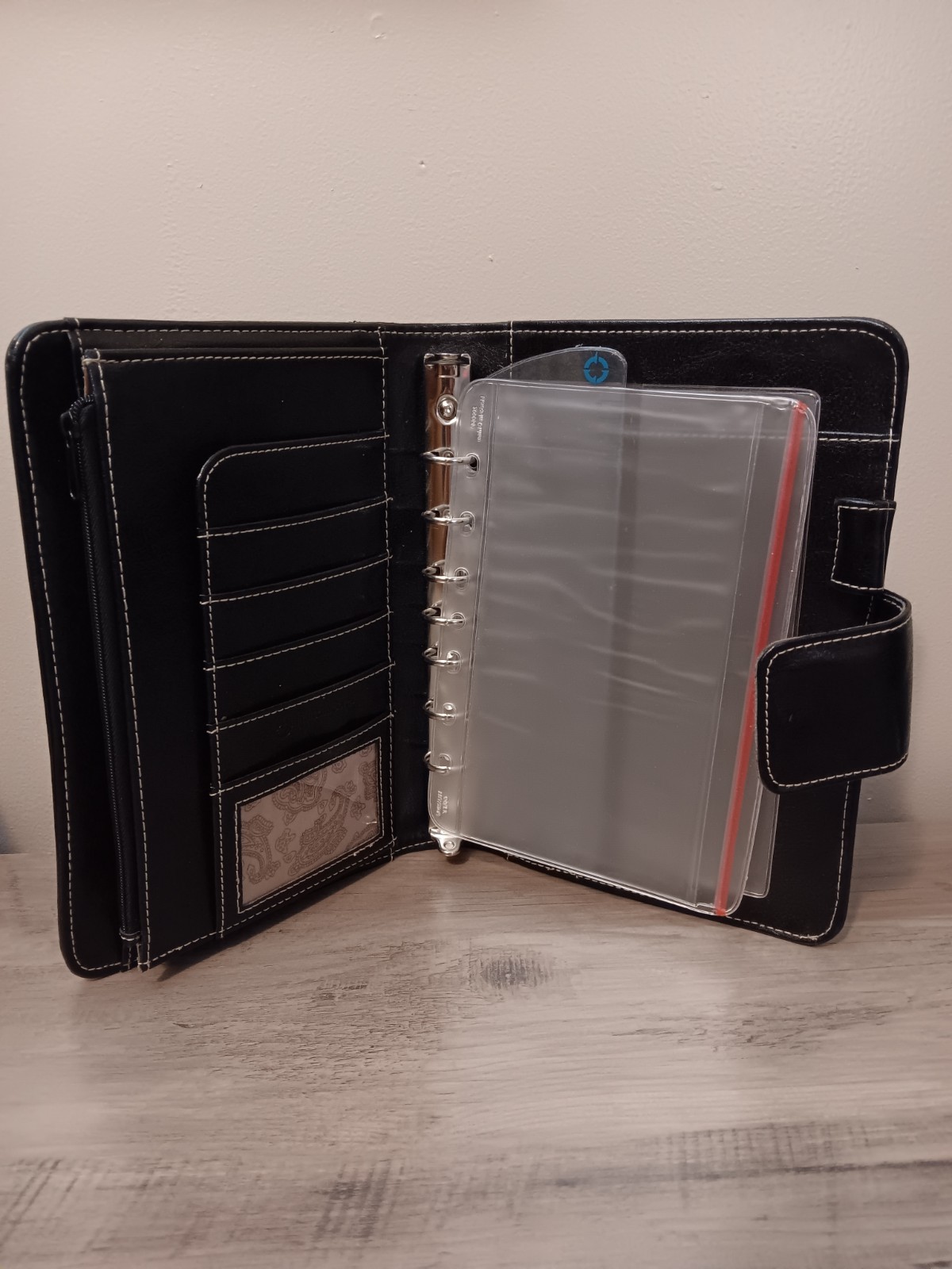 Compact Franklin Covey Planner Black Magnetic Snap 7-Ring & Accessories