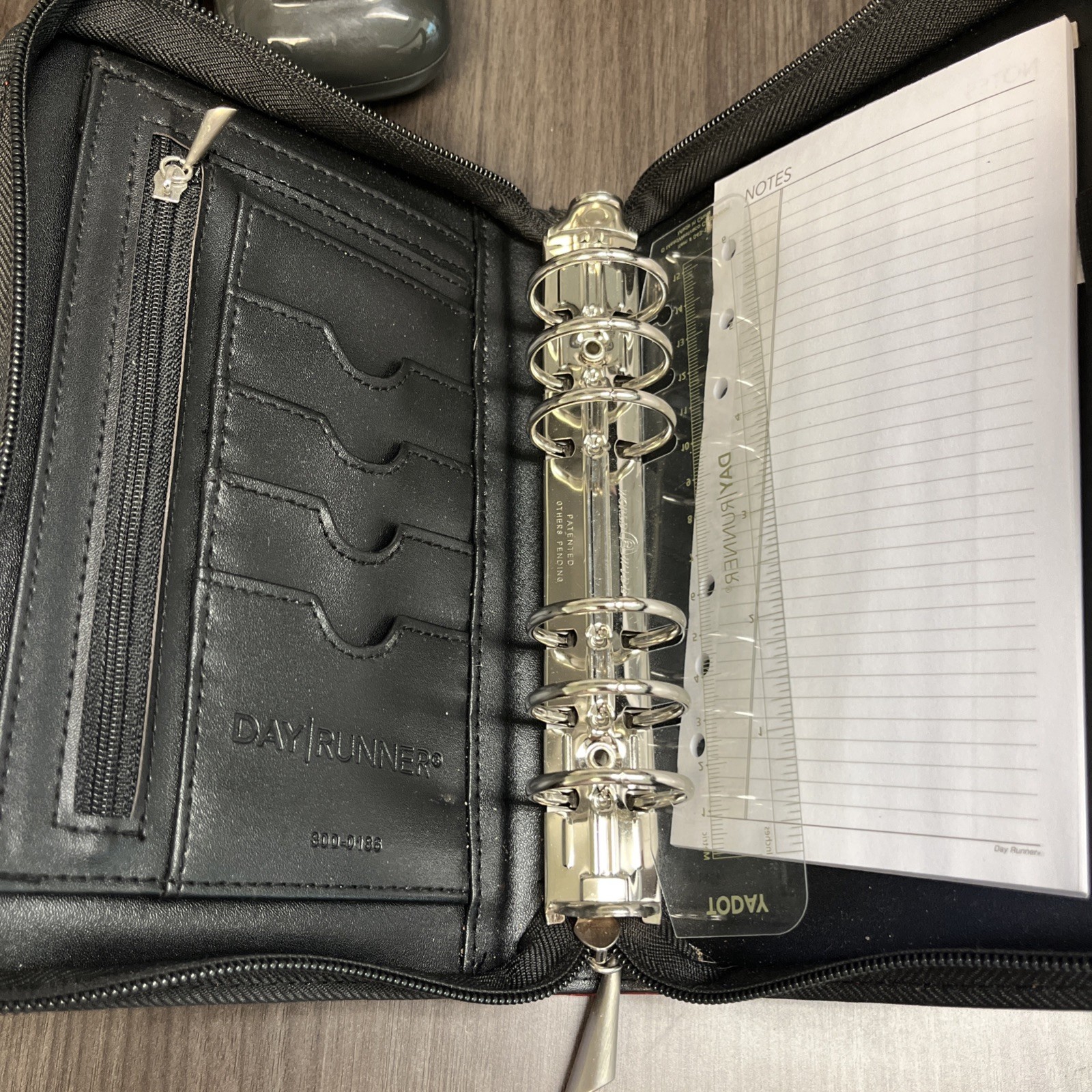 Day Runner Burgundy/Red Faux Croc Zip Planner Binder Organizer Wallet 6 Ring Vtg
