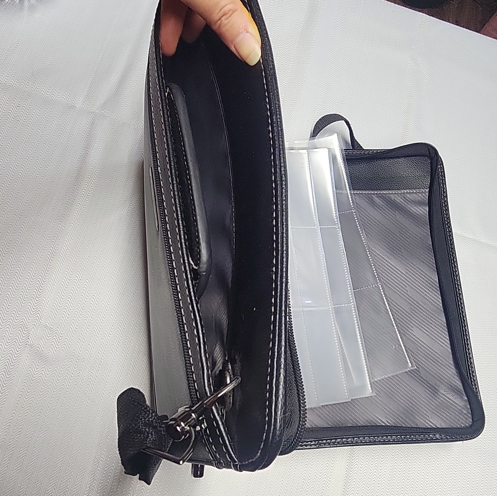 Samsonite Black Zip Portfolio Organizer w/ Strap, Handle, Calculator & Slots