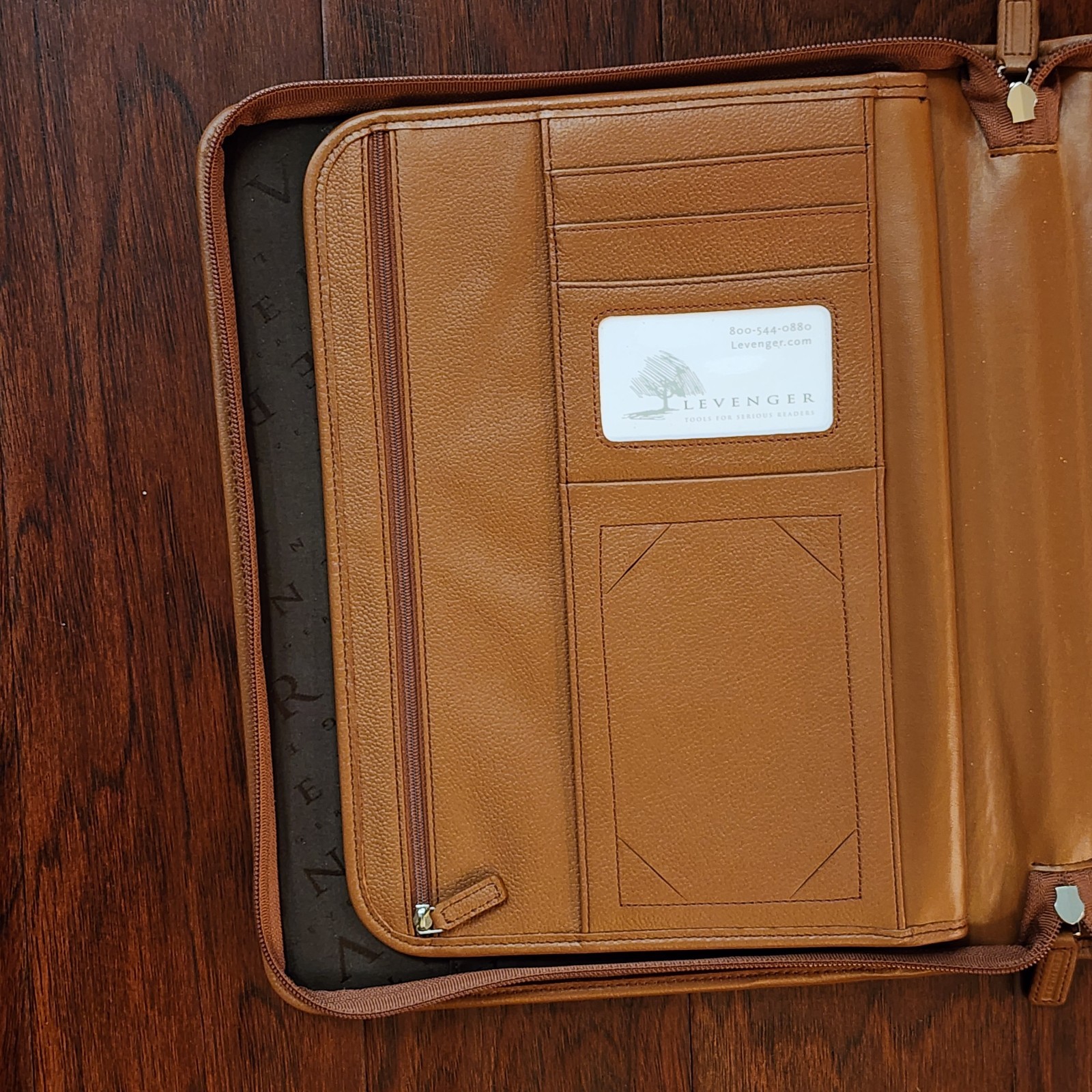 Levenger 12″ x 13.5″ Brown Leather Folio Full-Zip Portfolio Note Pad Handle