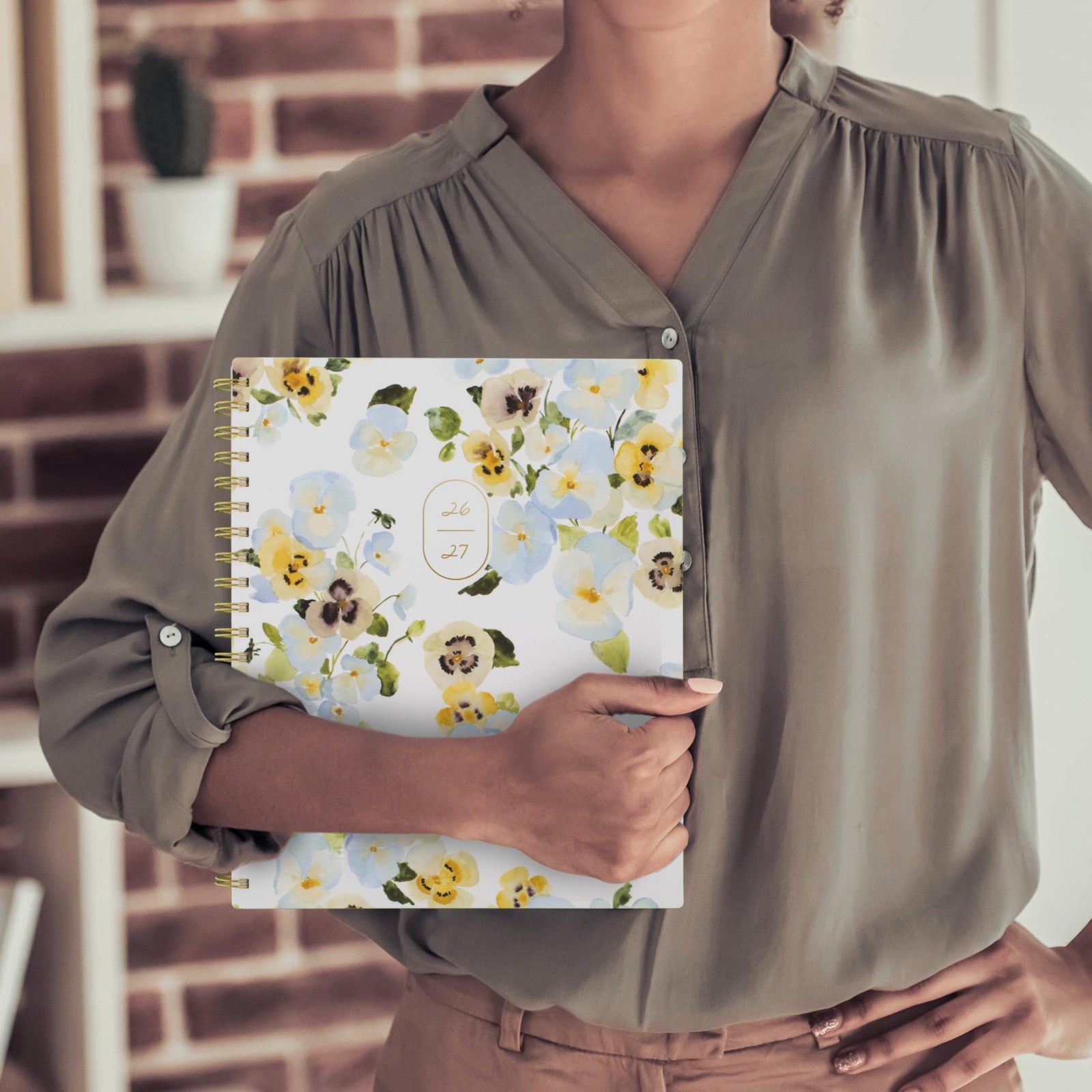 Cambridge Planner 2026-2027 Weekly & Monthly 8.5″W x 11″H, Pansy Bouquet