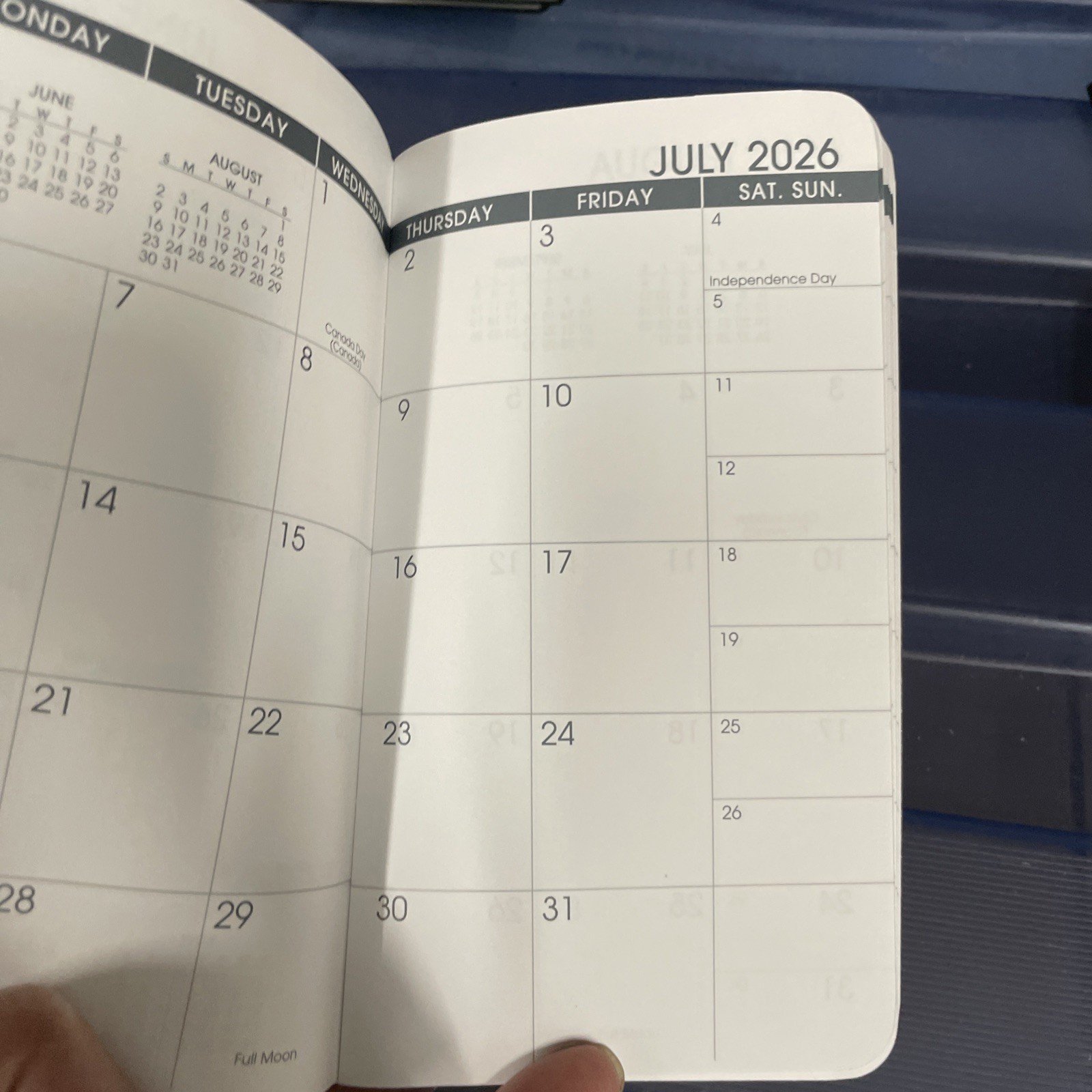 AT-A-GLANCE 2 Year Monthly 2026-2027 Planner 3.5″ x 6″ Pocket Size (700240526)