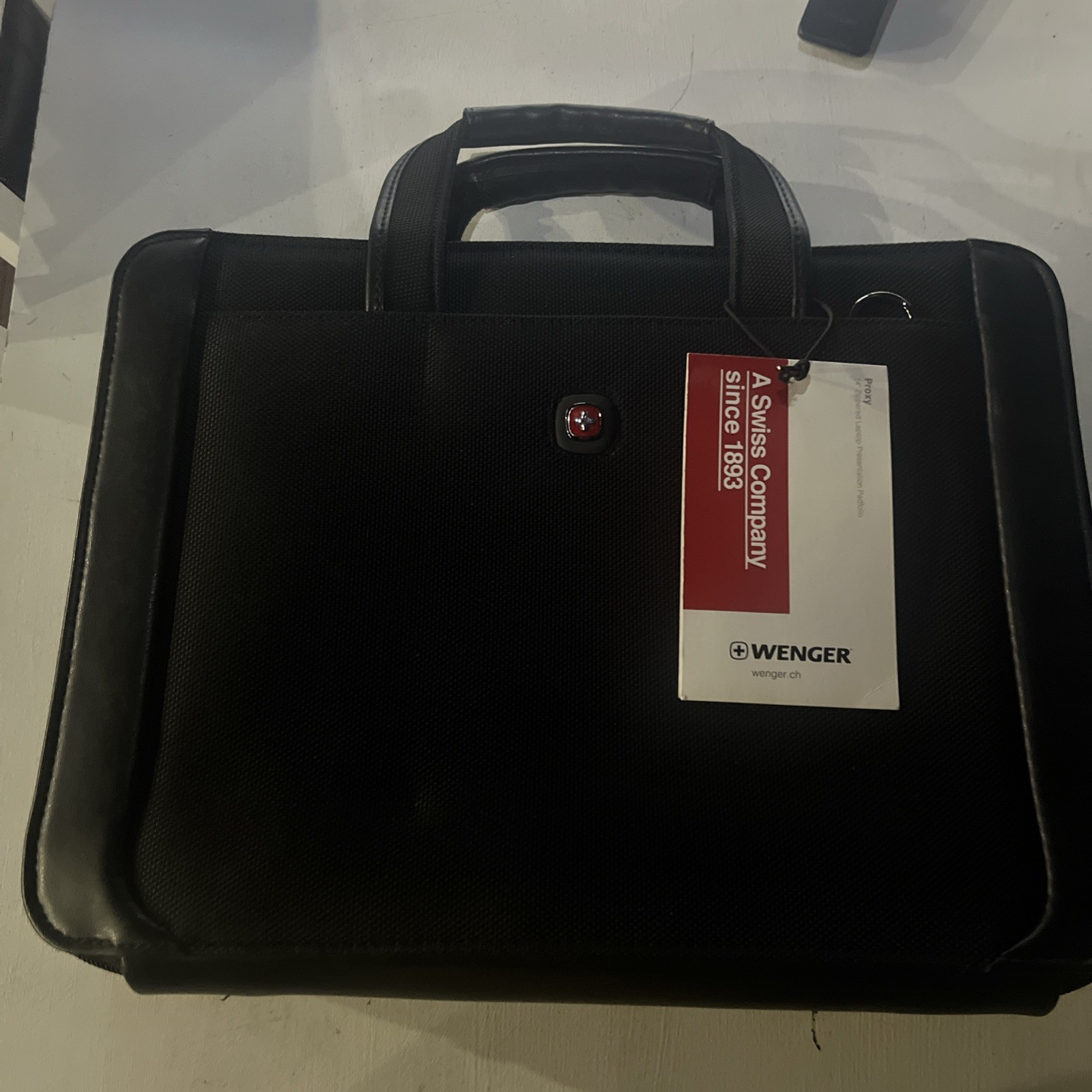 Wenger Luggage Proxy Zippered Laptop Presentation Padfolio, Black, 14-inch Nwt