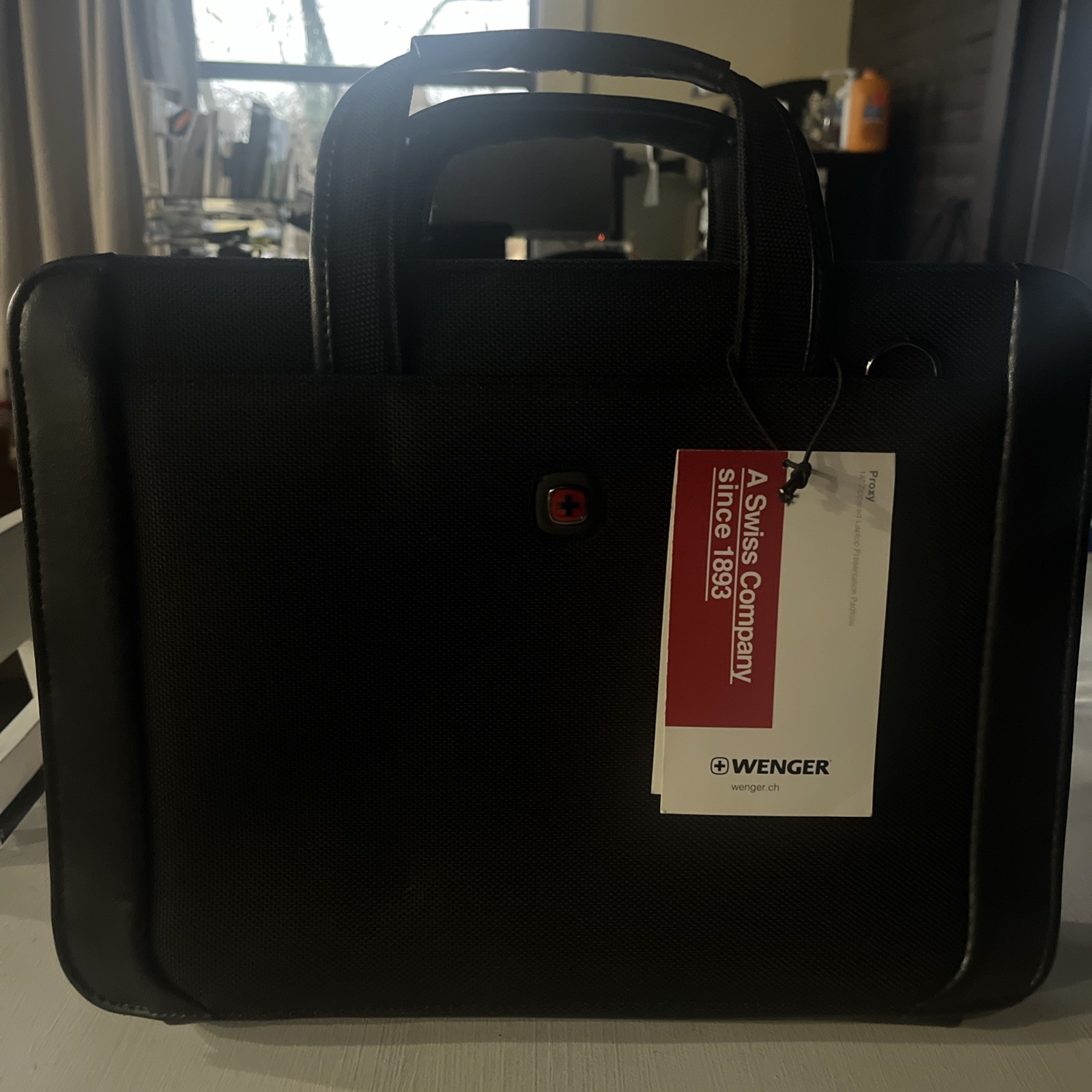 Wenger Luggage Proxy Zippered Laptop Presentation Padfolio, Black, 14-inch Nwt