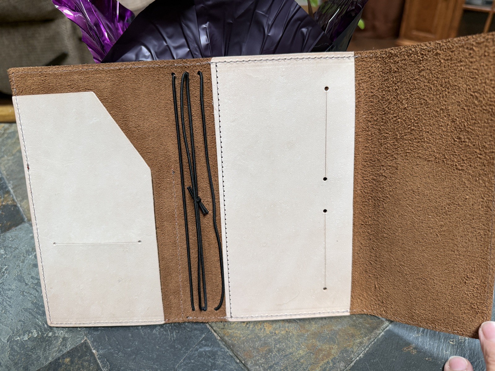 ~*Sojourner USA ~B6 Slim Trifold ~ Seed Nubuck Leather ~ Natural Leather Pockets