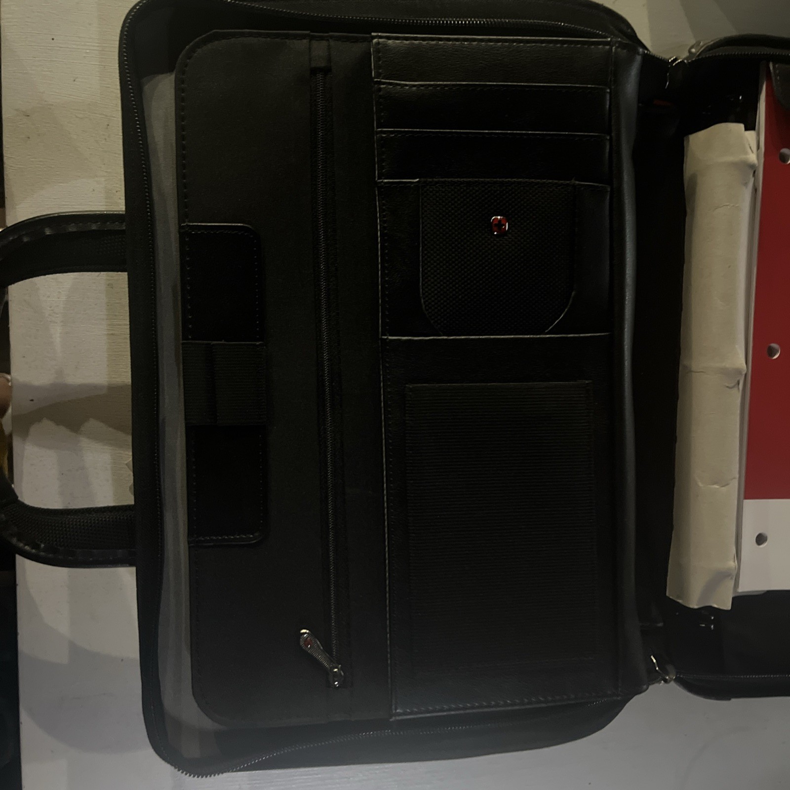 Wenger Luggage Proxy Zippered Laptop Presentation Padfolio, Black, 14-inch Nwt