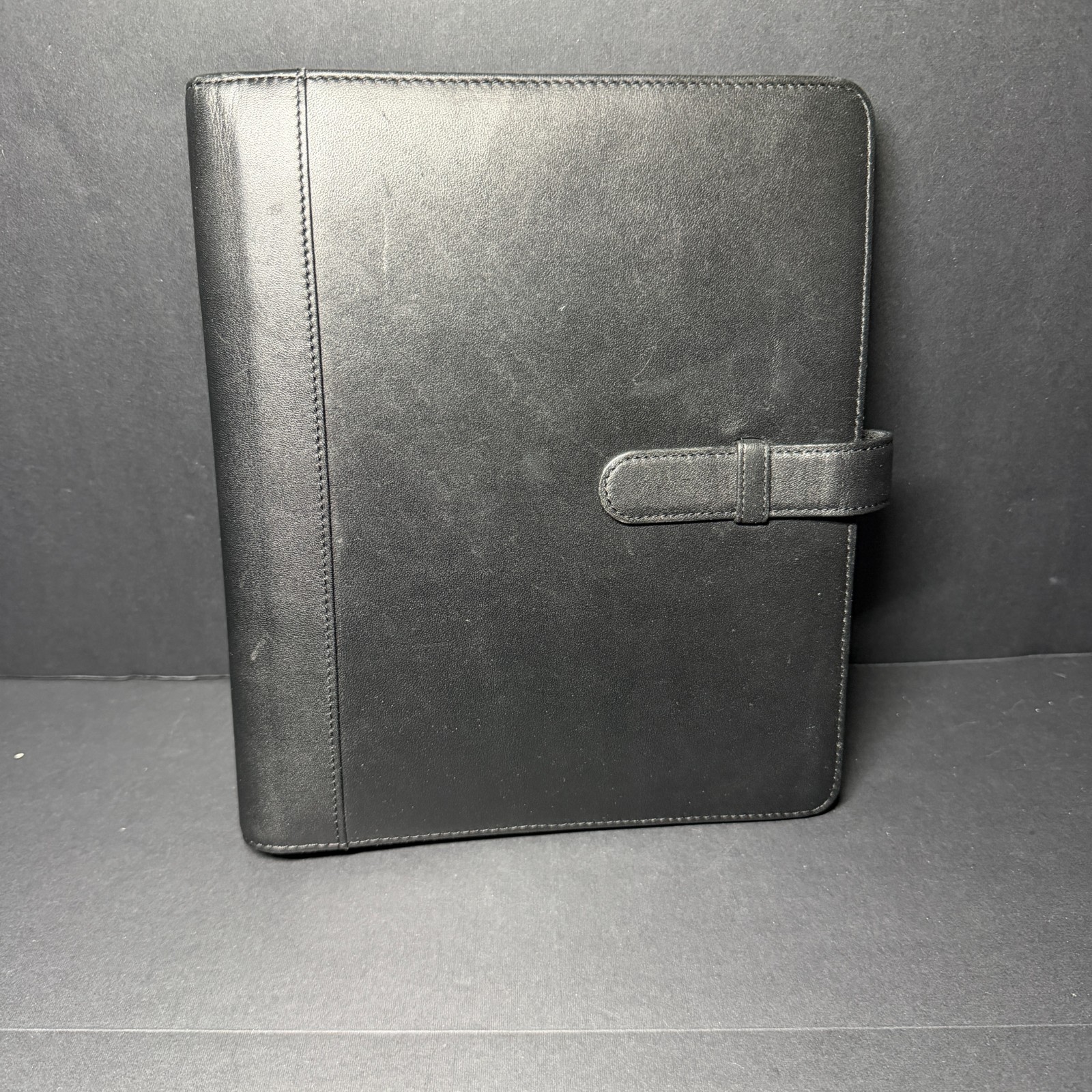 Levenger Circa Smooth Black Leather Folio