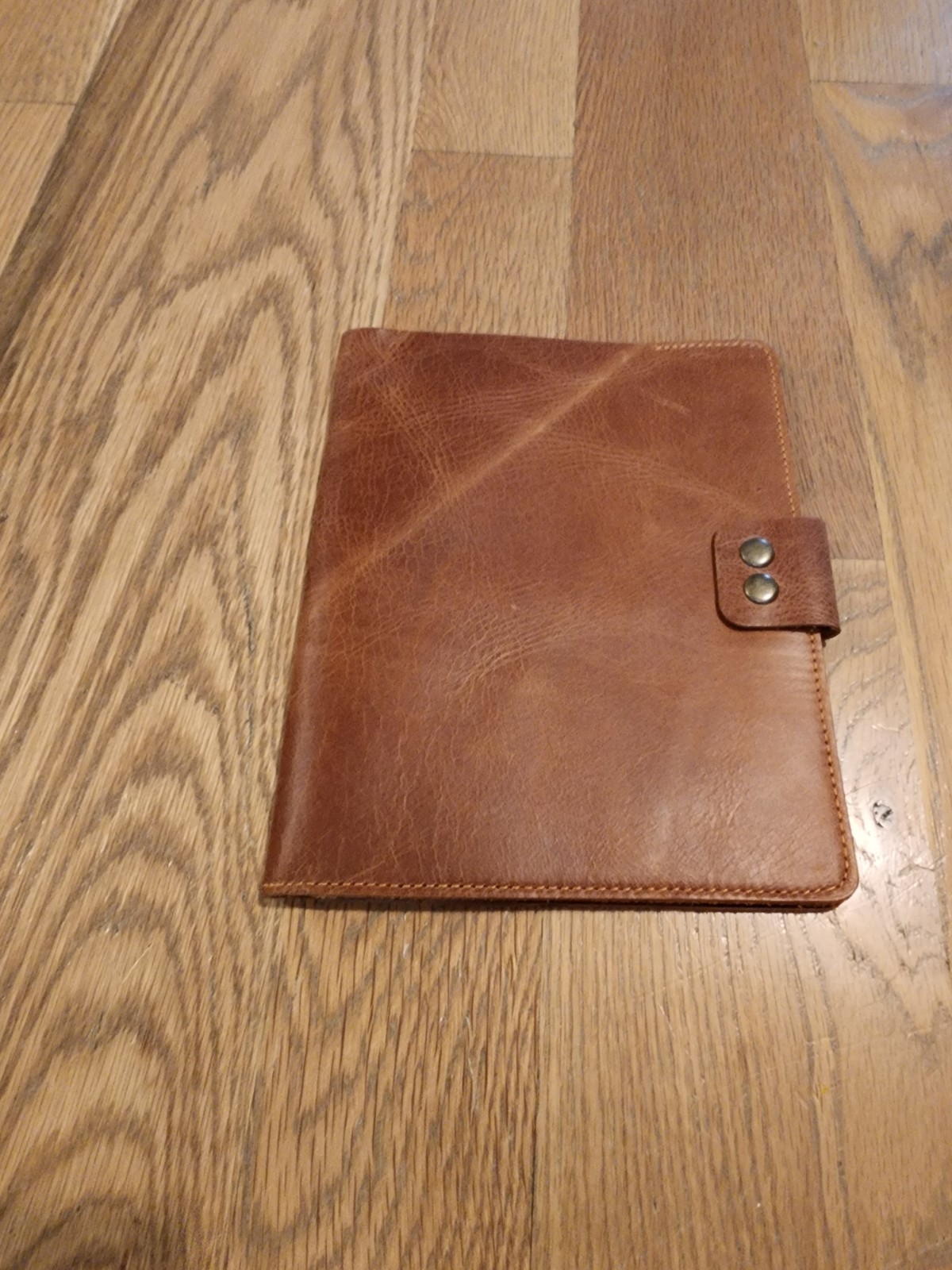 Cozy Leather Organizer in Brown