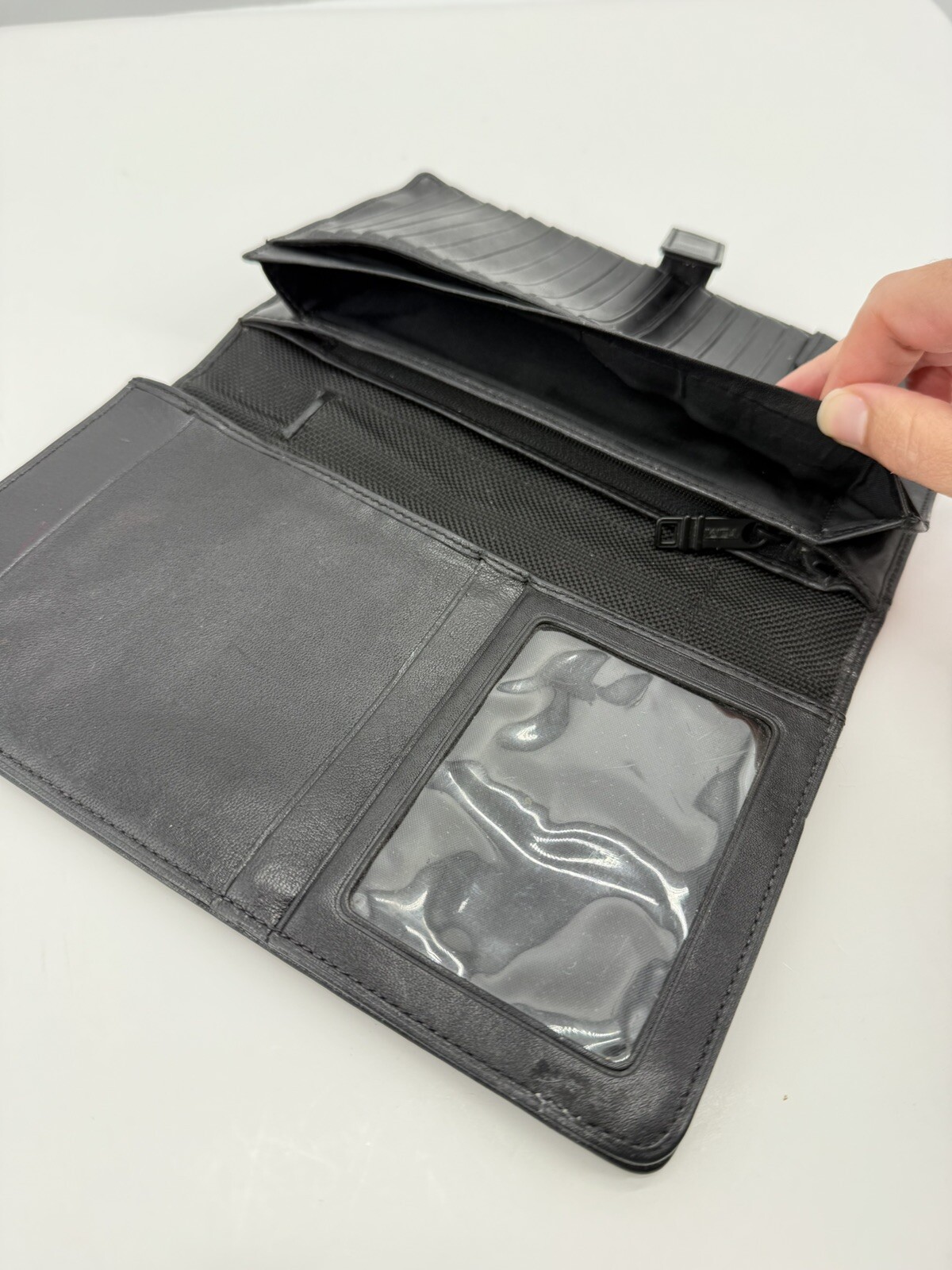 Tumi Folio Vertical Card Organizer Black Leather Pen Holder Zip Pocket 8.5”