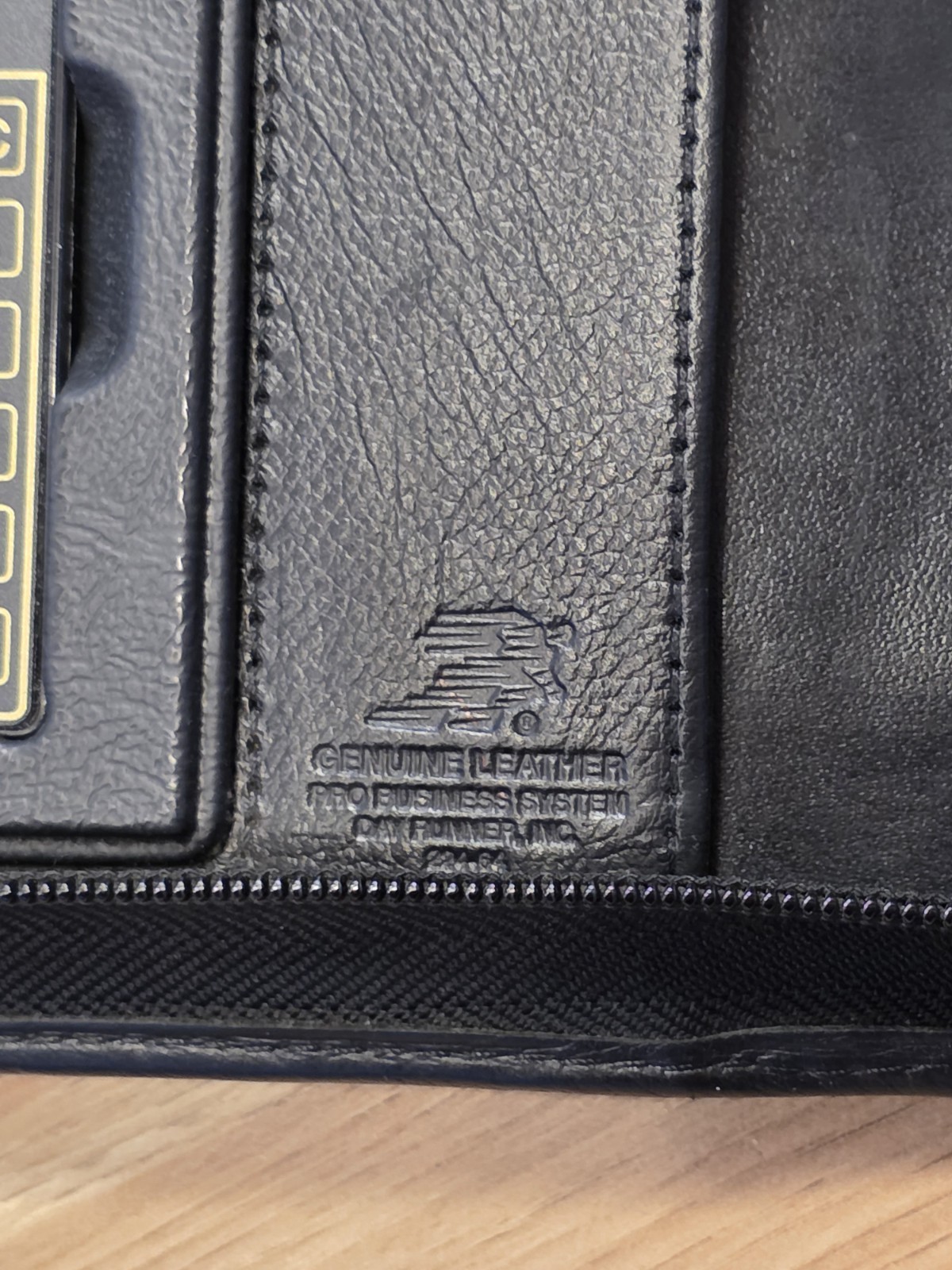 Vintage Day Runner Pro Business System 22464 Black Leather 7-Ring Binder Planner