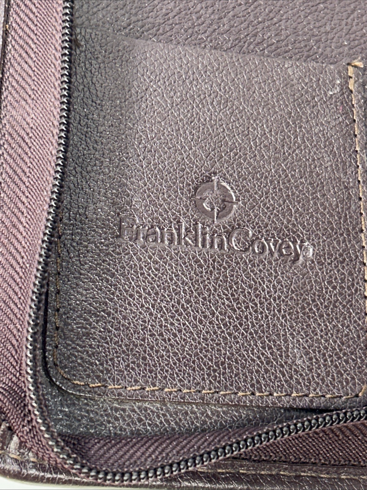 FRANKLIN COVEY Planner Binder Cowhide Leather 7 Ring Zip Closure Dark Burgundy