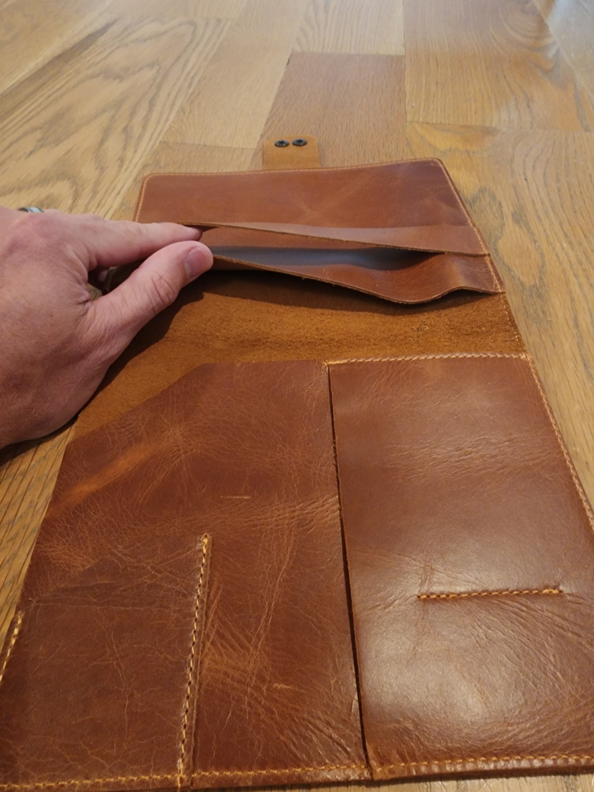 Cozy Leather Organizer in Brown