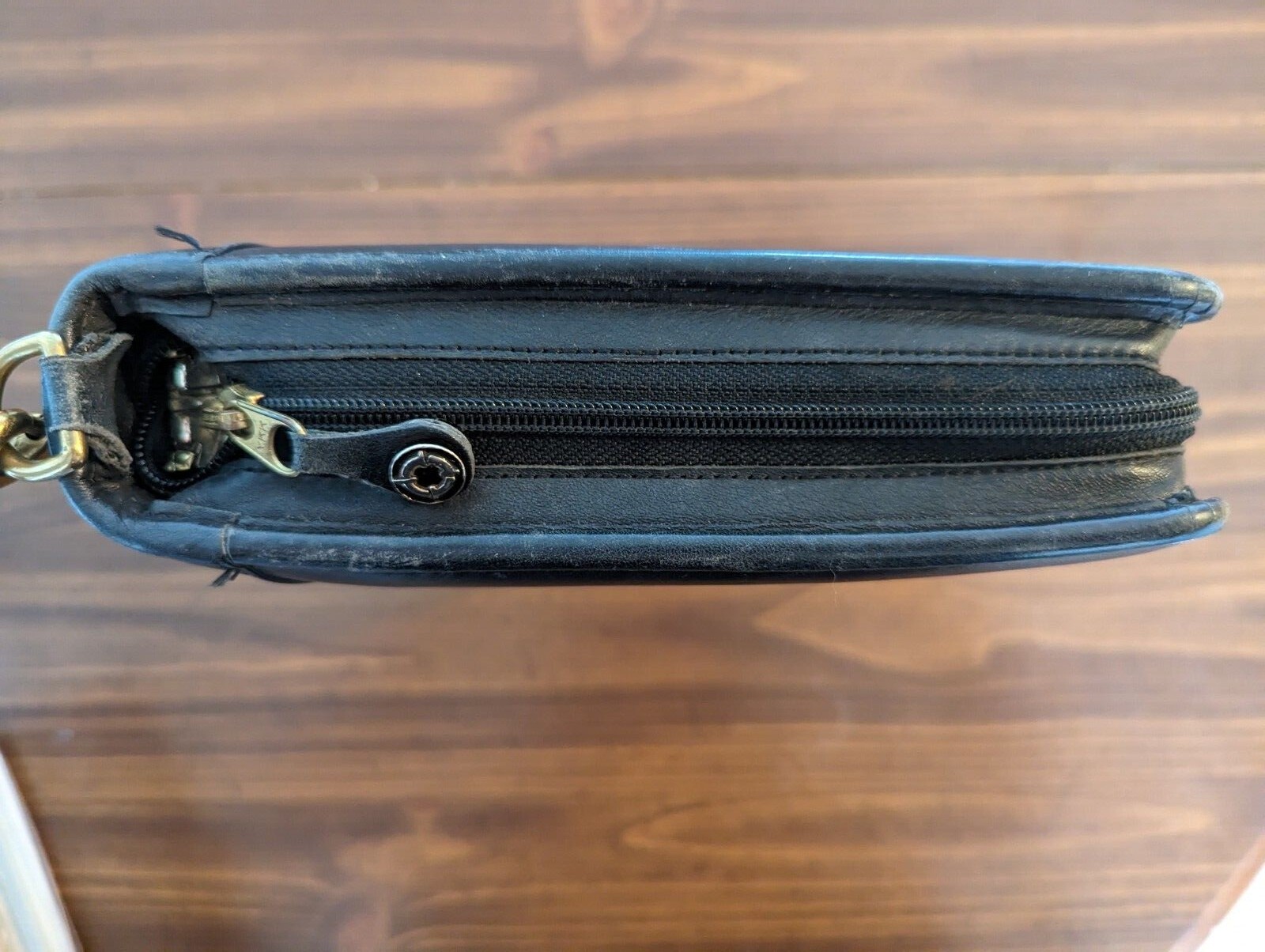 Franklin Covey 1-1/2” Black Vintage Leather Zipper Binder