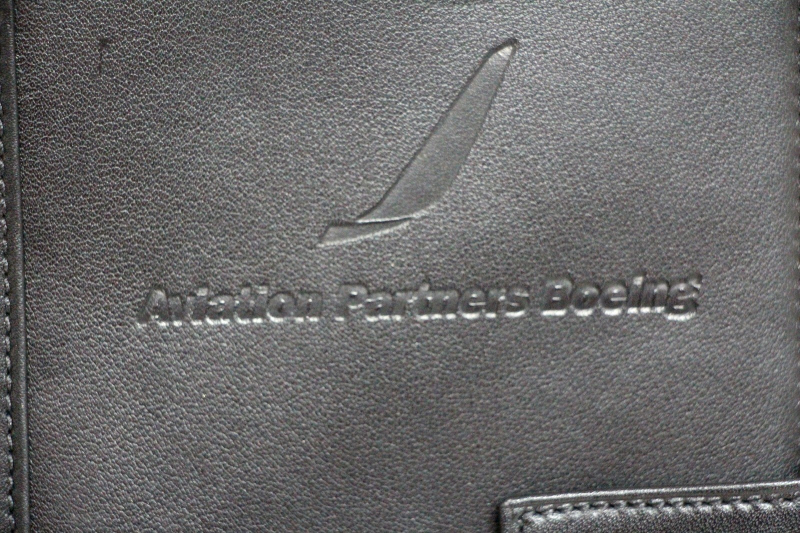 NWT 5.25″x8.75″ Tumi MERIDIAN Boing BLACK REAL LEATHER ULTIMATE TRAVEL ORGANIZER