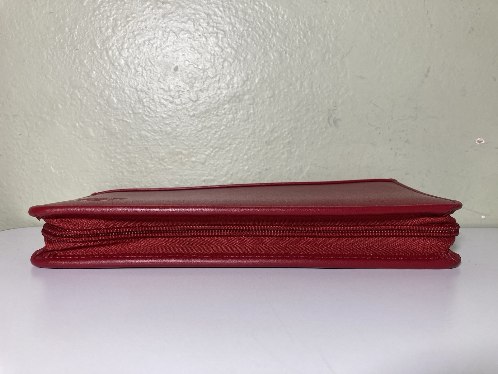 CLAVA Classico Italia Genuine Leather Red Zip Around Portfolio Organizer