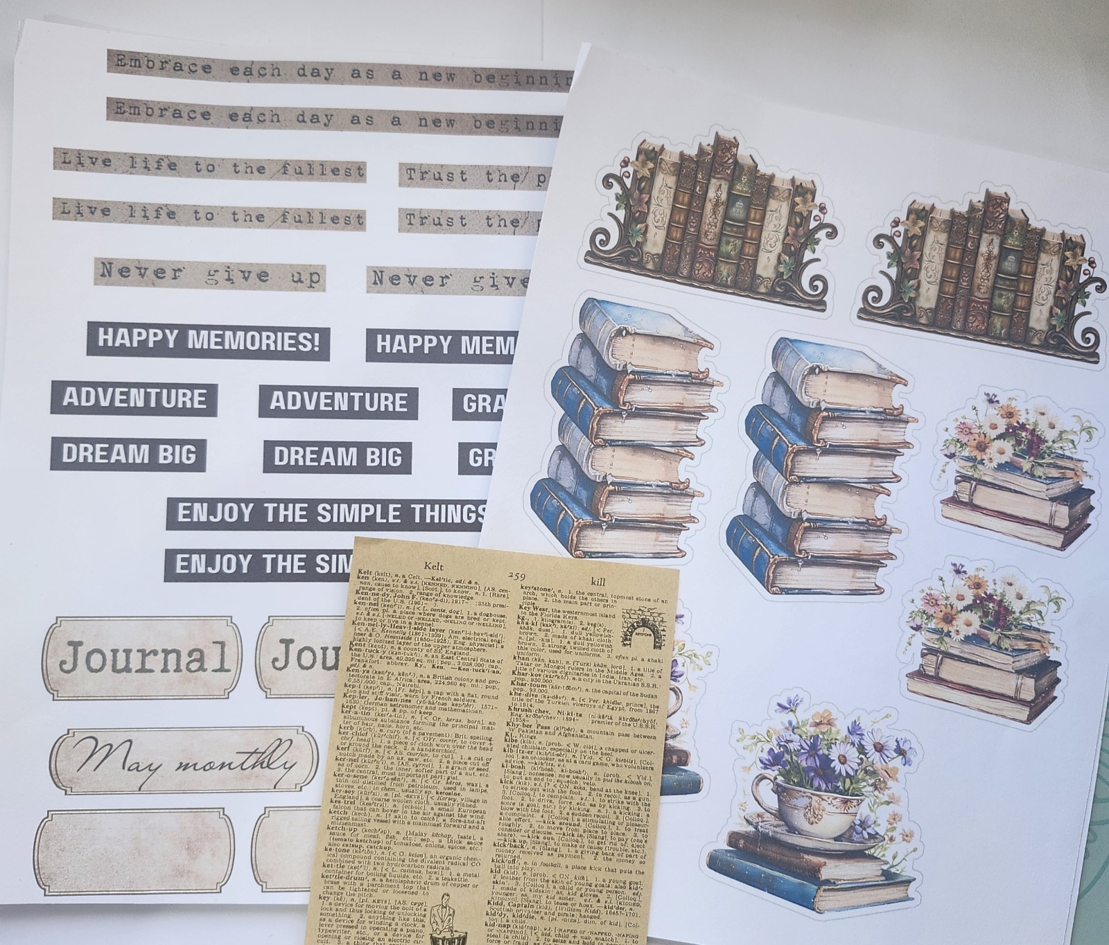 “BOOK LOVER” Bookish Library Reader Style Junk Journal 40pg 6″x9″