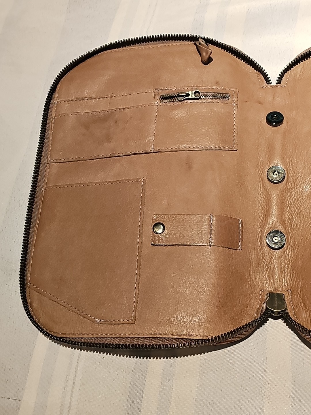 This Is Ground Brown Leather Case Zipper Around Organizer free shipping