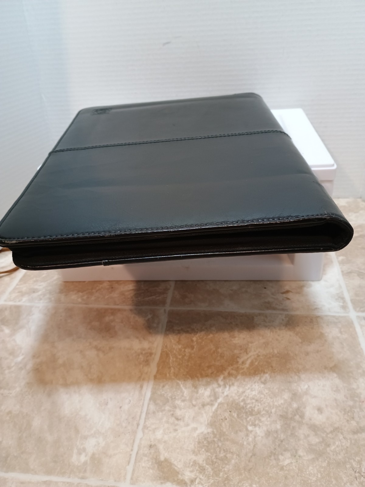 Black Zippered Padfolio Faux Leather Pre-owned Great Condition