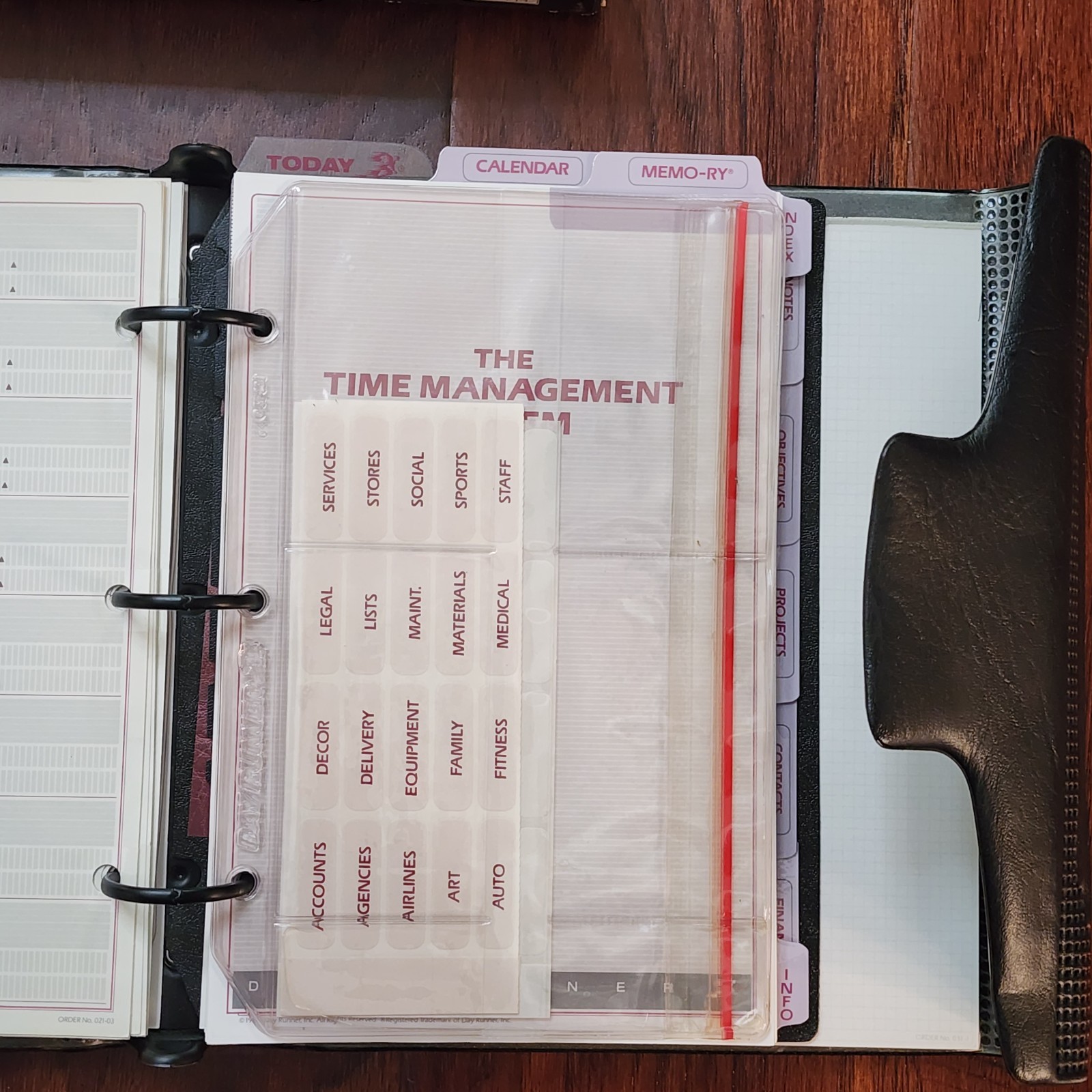 Vintage 1994 DayRunner Classic Edition Personal Organizer 3-Ring Day Planner