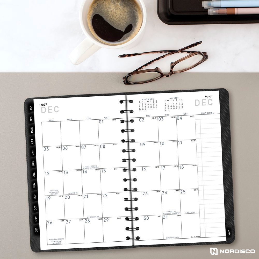2026 At-A-Glance 70-100X-45 Weekly Monthly Planner, 5 x 8″