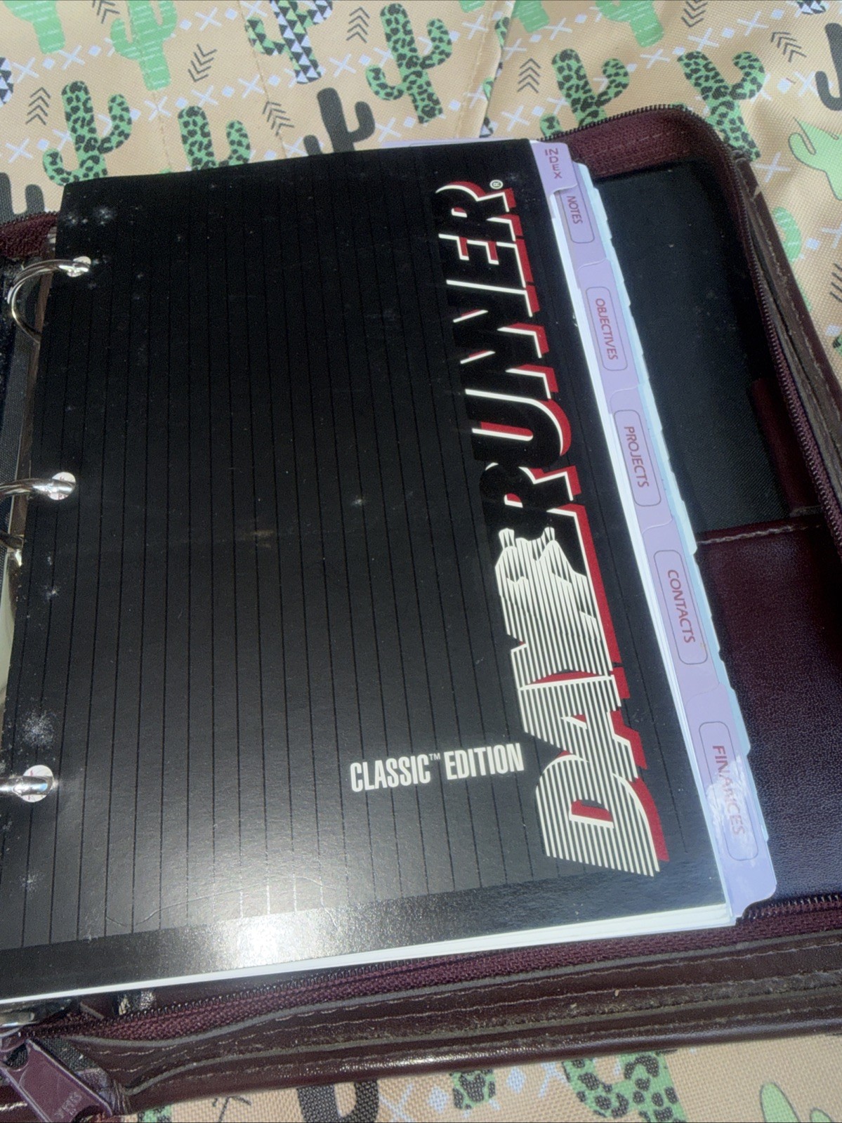 Dayrunner Personal Organizer Planner Vintage 2003 Classic Edition Burgundy Zip