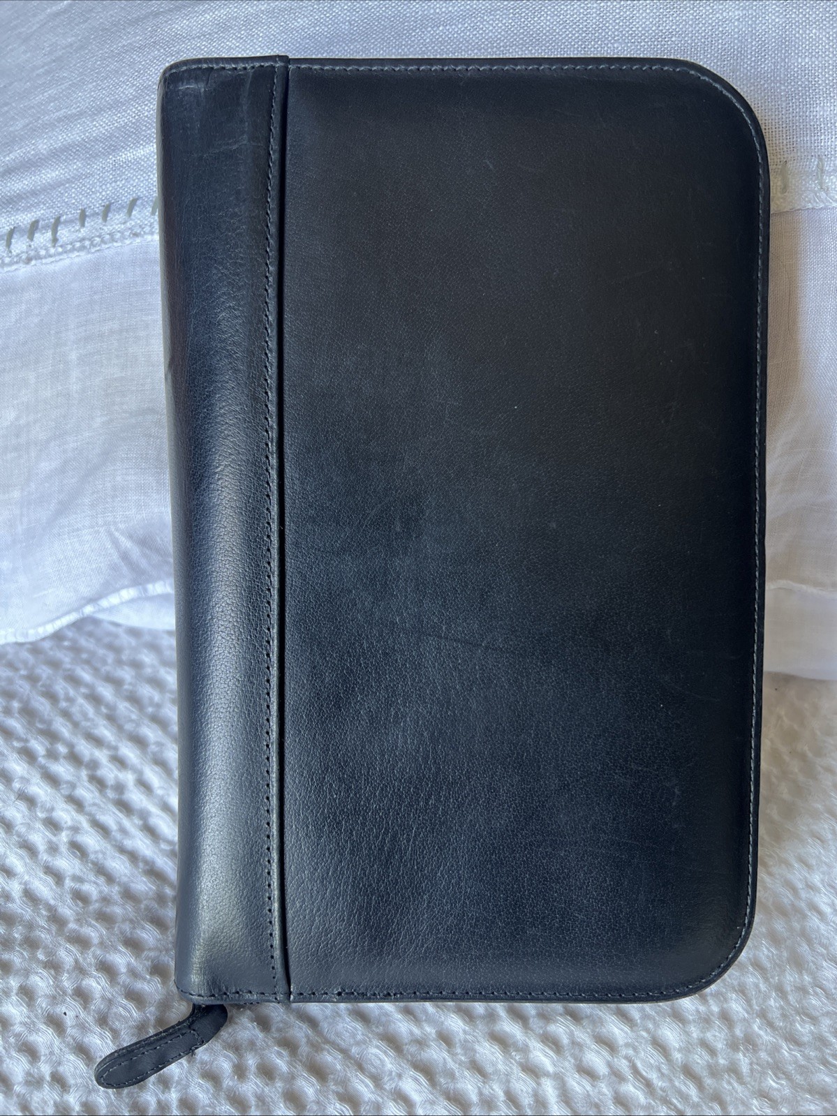 2001 VINTAGE COACH ZIP AROUND ORGANIZER BLACK LEATHER 6 BY 9 INCHES