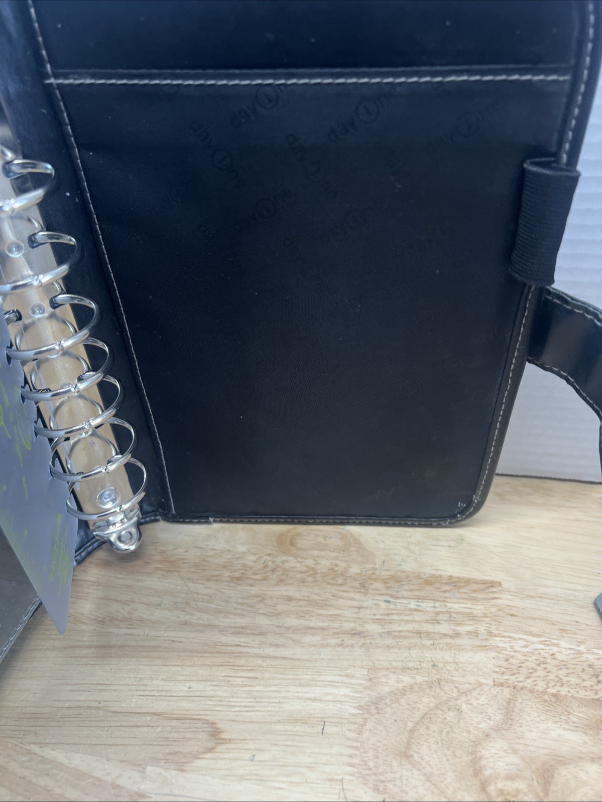 Franklin Covey Day One Black 7 Ring Binder Planner 10″ X 7″ Faux Leather