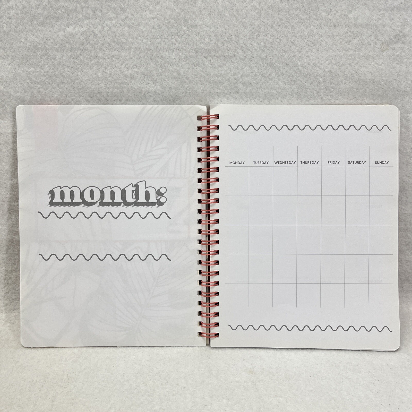 Yoobi Best Day Ever Undated Weekly / Monthly planner – 6 1/4 in x 7 3/4 in