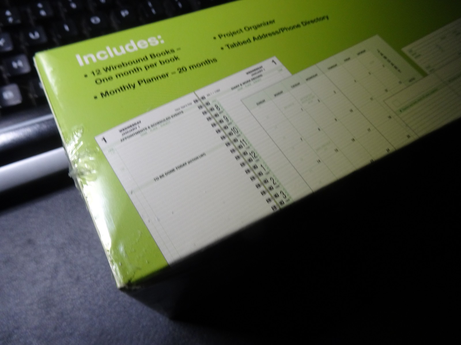 Day-Timer Jan-Dec 27, 2-Pg/Day Planner 3-1/2 x 6-1/2″ EXTRAS, NEW PACKAGING
