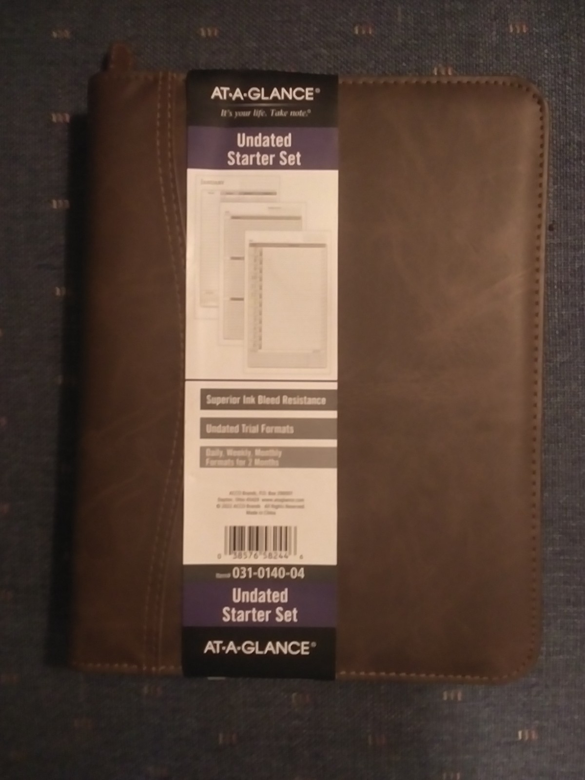 AT-A-GLANCE Undated Starter Set Planner Brown Zipper Binder #031-0140-04