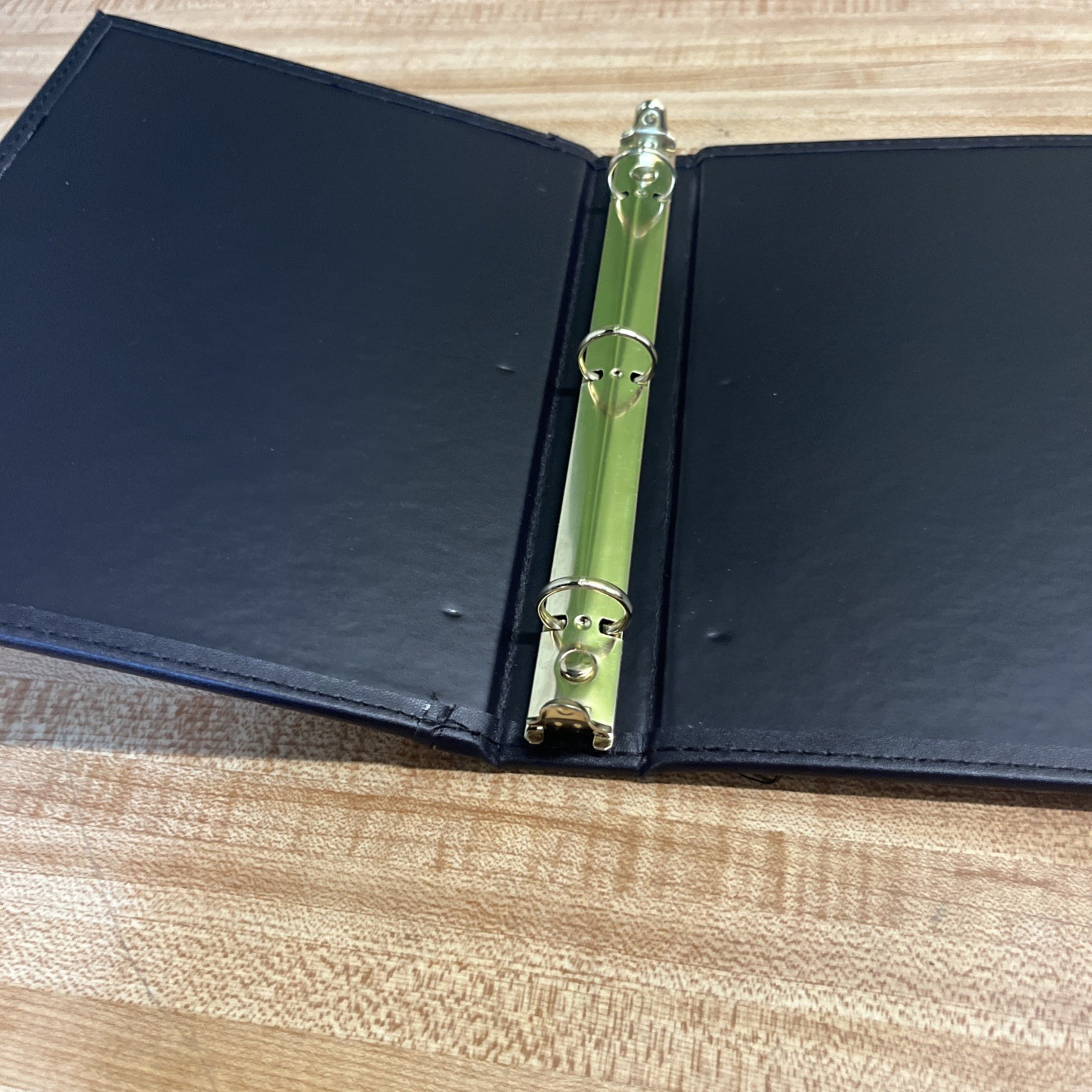 Three Ring Binder Notebook 9 3/4 X 7 1/2 X 3/4 (2) D100