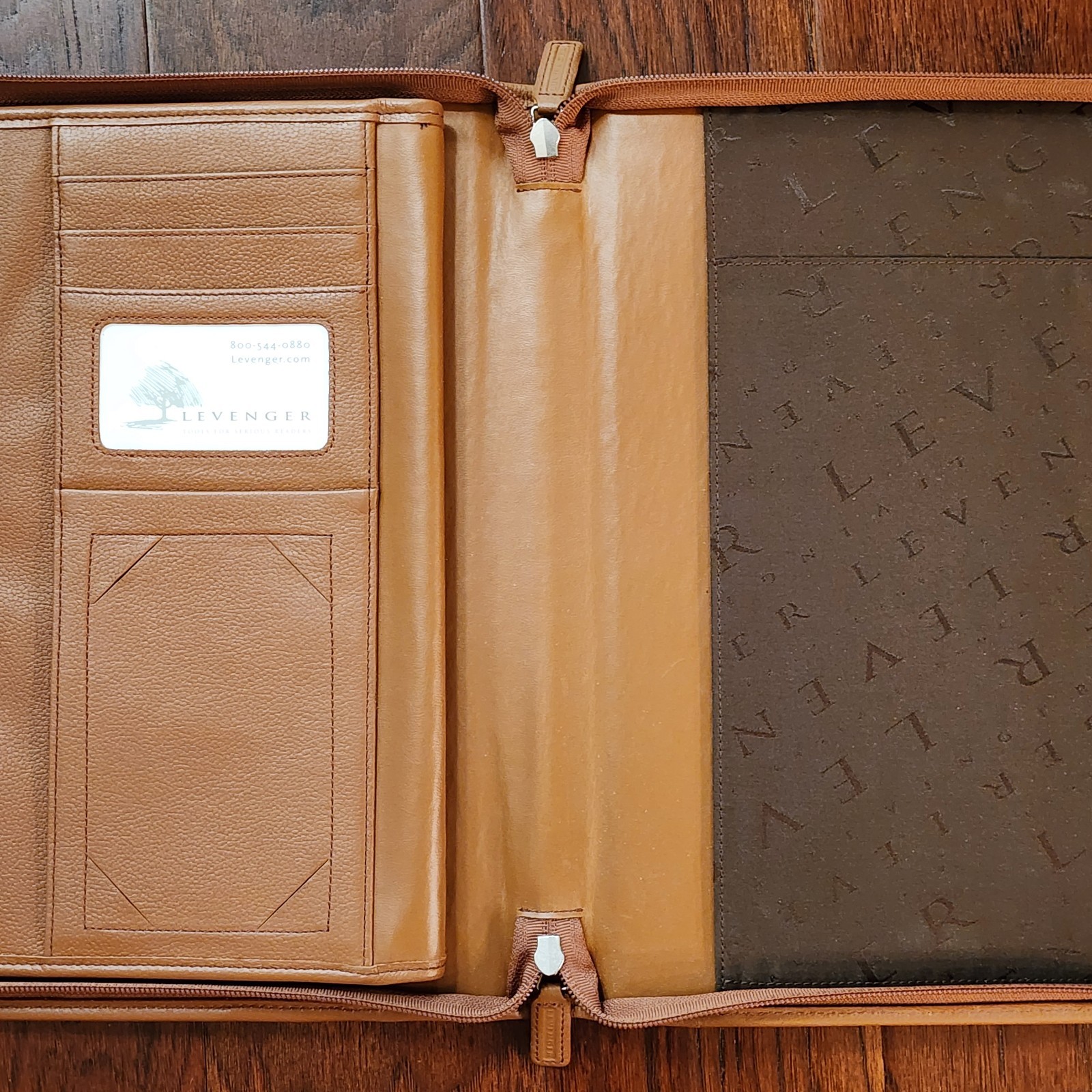 Levenger 12″ x 13.5″ Brown Leather Folio Full-Zip Portfolio Note Pad Handle