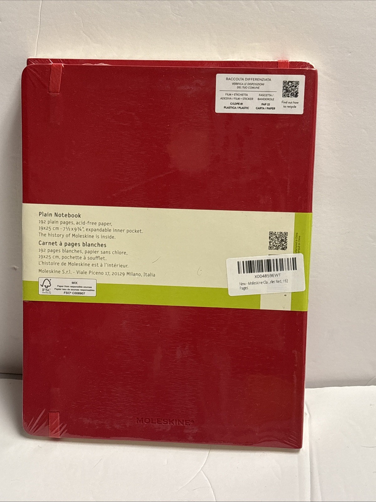 MOLESKINE CLASSIC PLAIN NOTEBOOK, EXTRA LARGE, RED HARD COVER 192 Pages