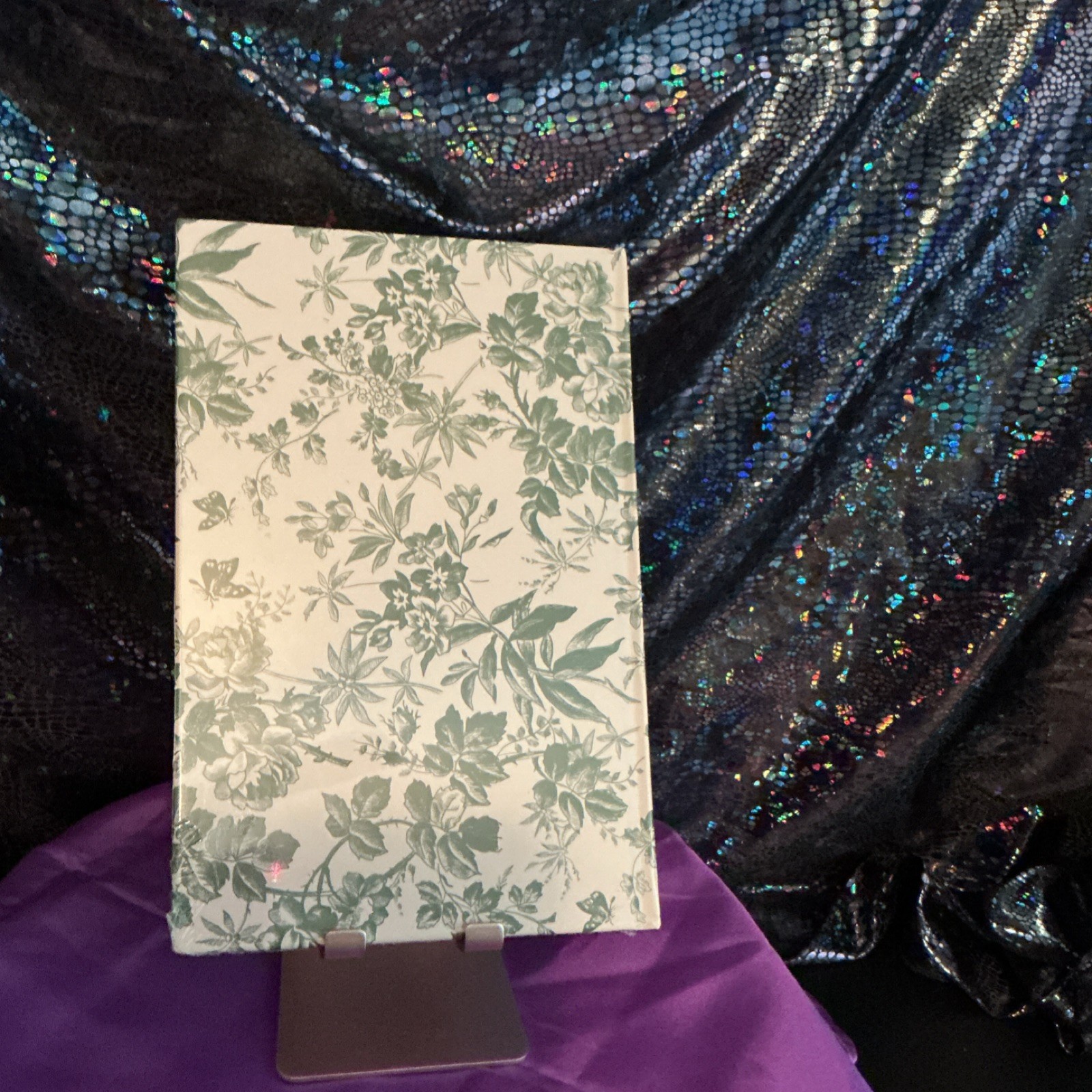 Gucci Beauty Floral Green and White Blanket Notebook Sealed