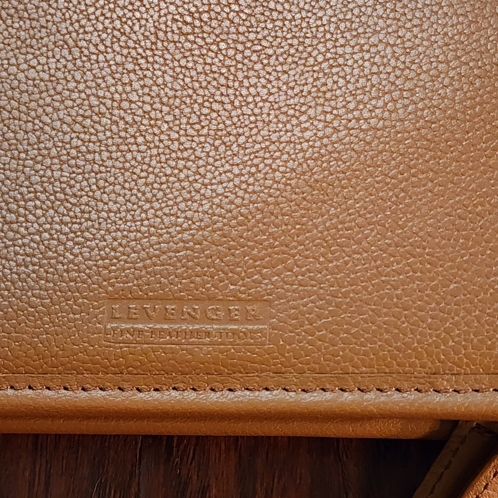 Levenger 12″ x 13.5″ Brown Leather Folio Full-Zip Portfolio Note Pad Handle