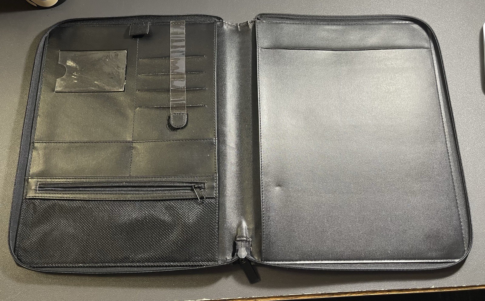 At-A-Glance Zippered Portfolio Padfolio 12″ [Undated]