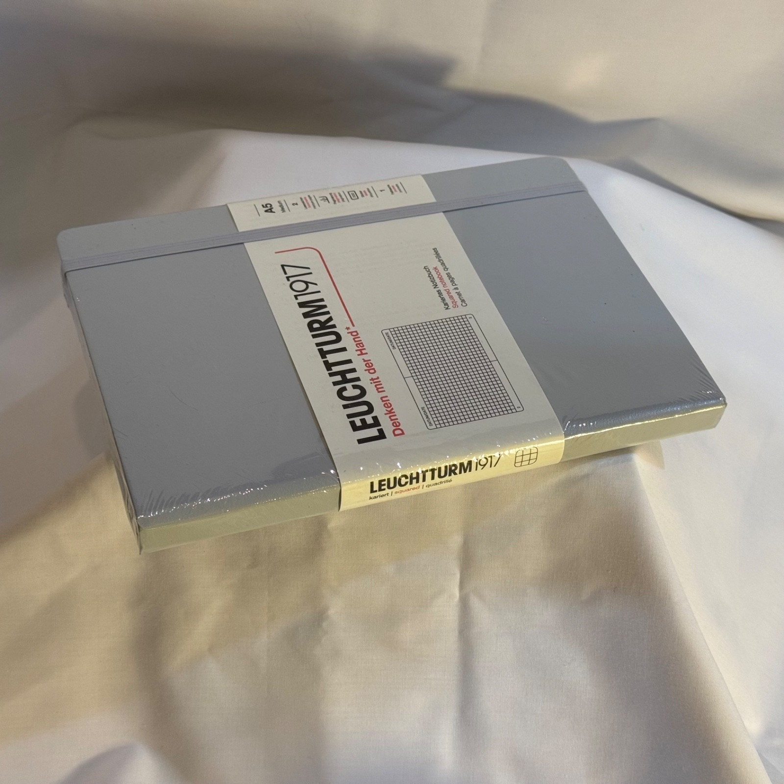 Leuchtturm1917 Medium A5 Squared Notebook Hardcover (Grey) – NEW