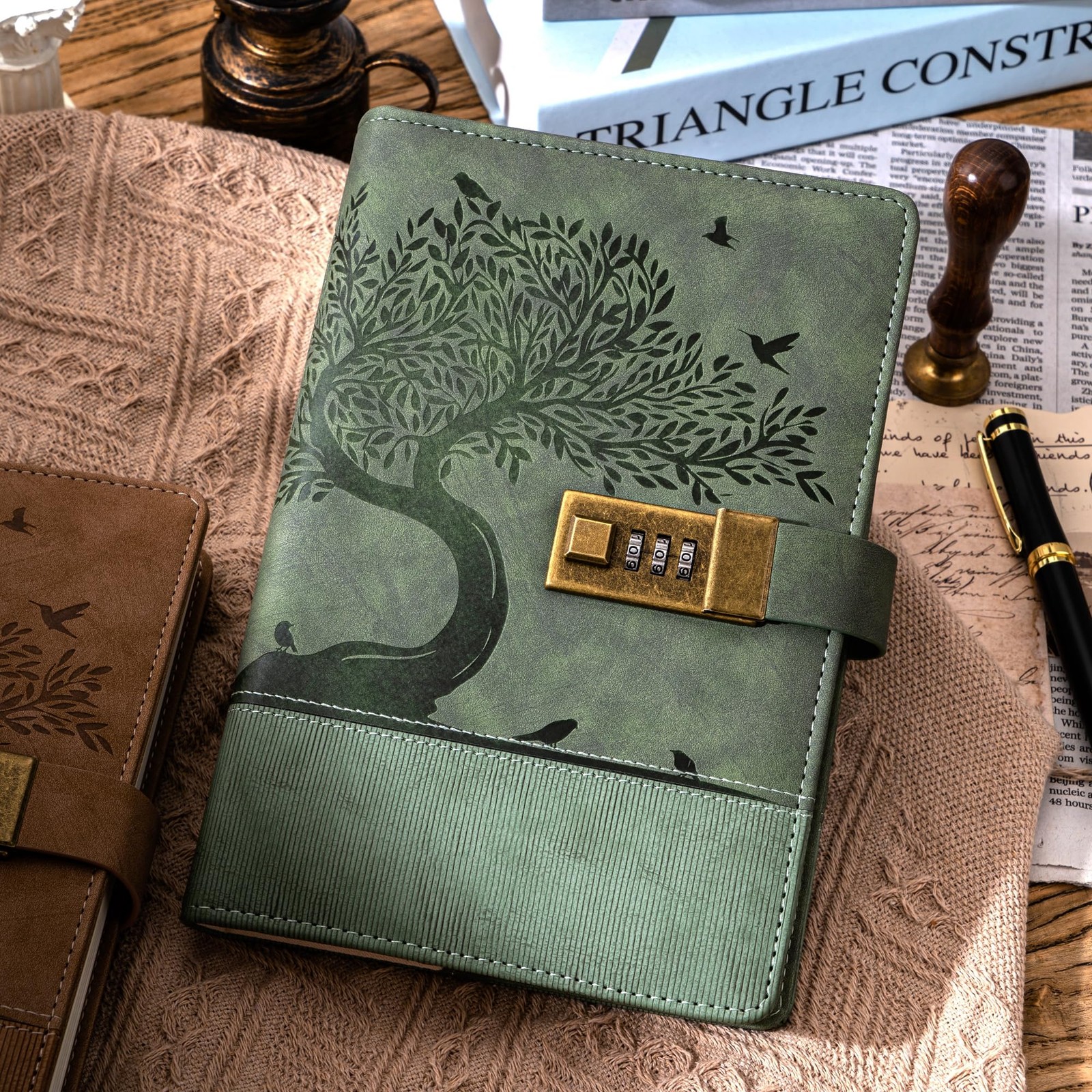 MINICAGIE Vintage Diary with Lock for Women Girls 256 Pages Leather Green