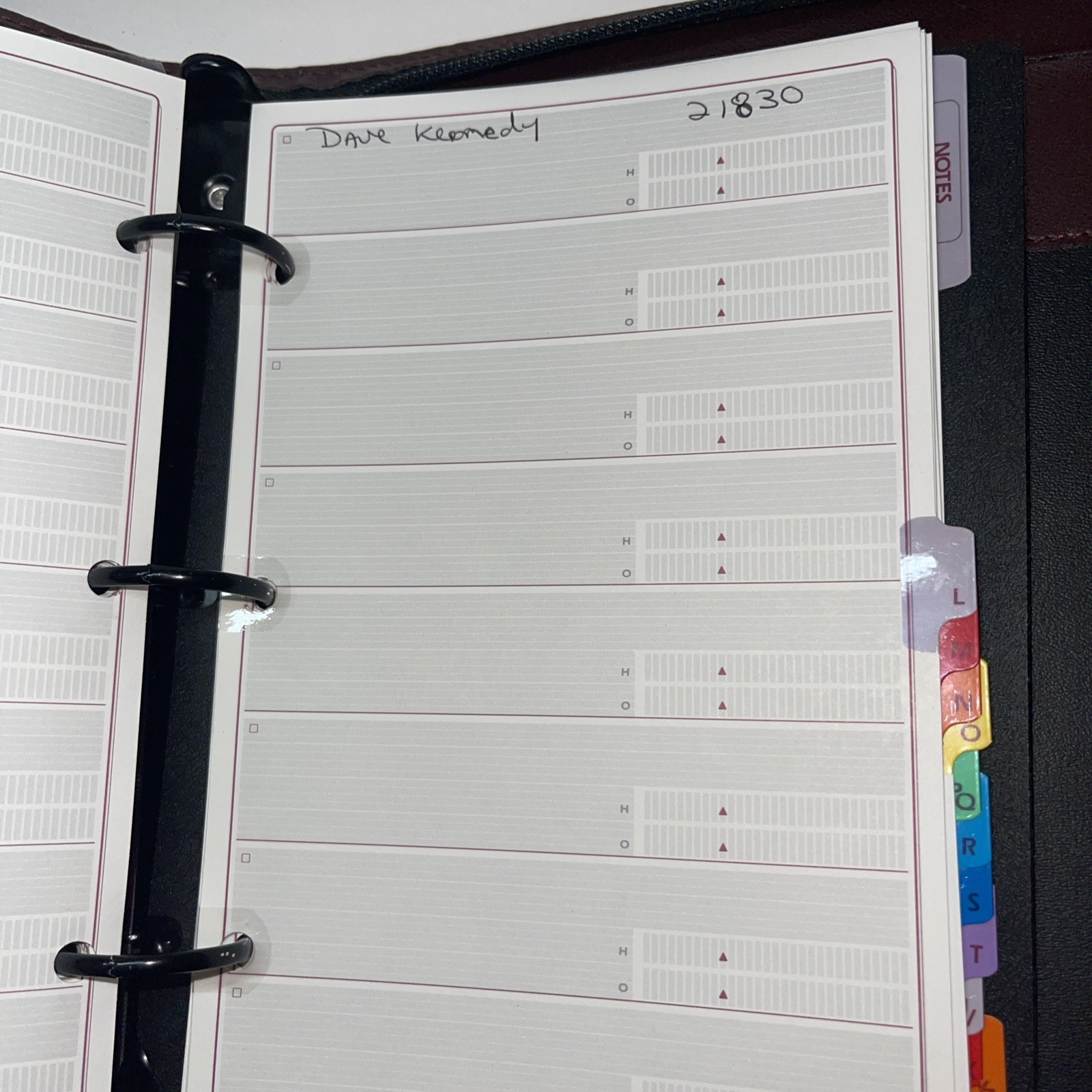 Lot Of 2 Dayrunner Burgundy/Brown Planners 8×10”🍀 Zip Around With Some Inserts