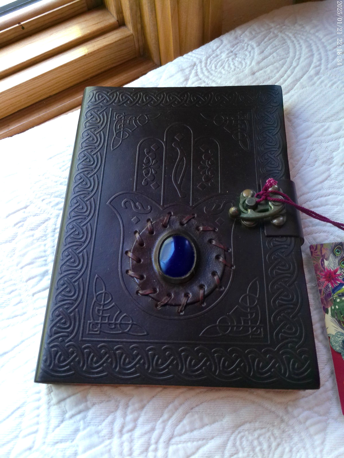 JEWEL OF MUMBAI HANDMADE EMBOSSED LEATHER JOURNAL METAL LATCH 144 LINED PAGES G