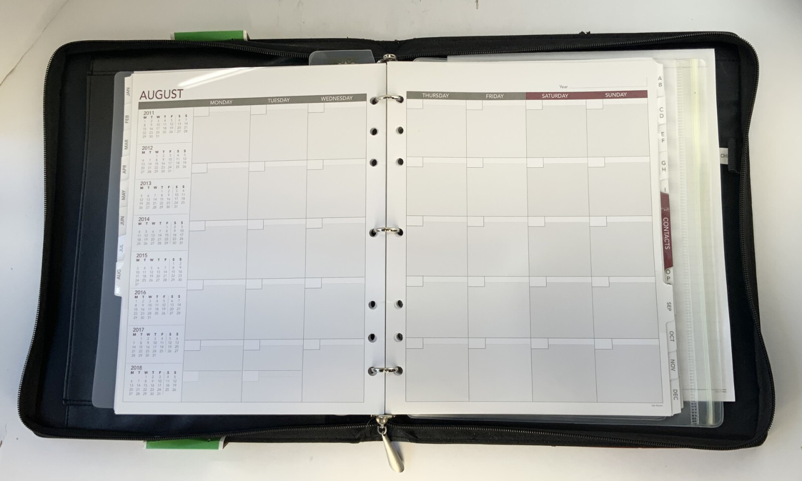 Day Runner Inset Stripe Refillable Weekly Planner, 8 1/2″ x 11″, Red, (207-0386)