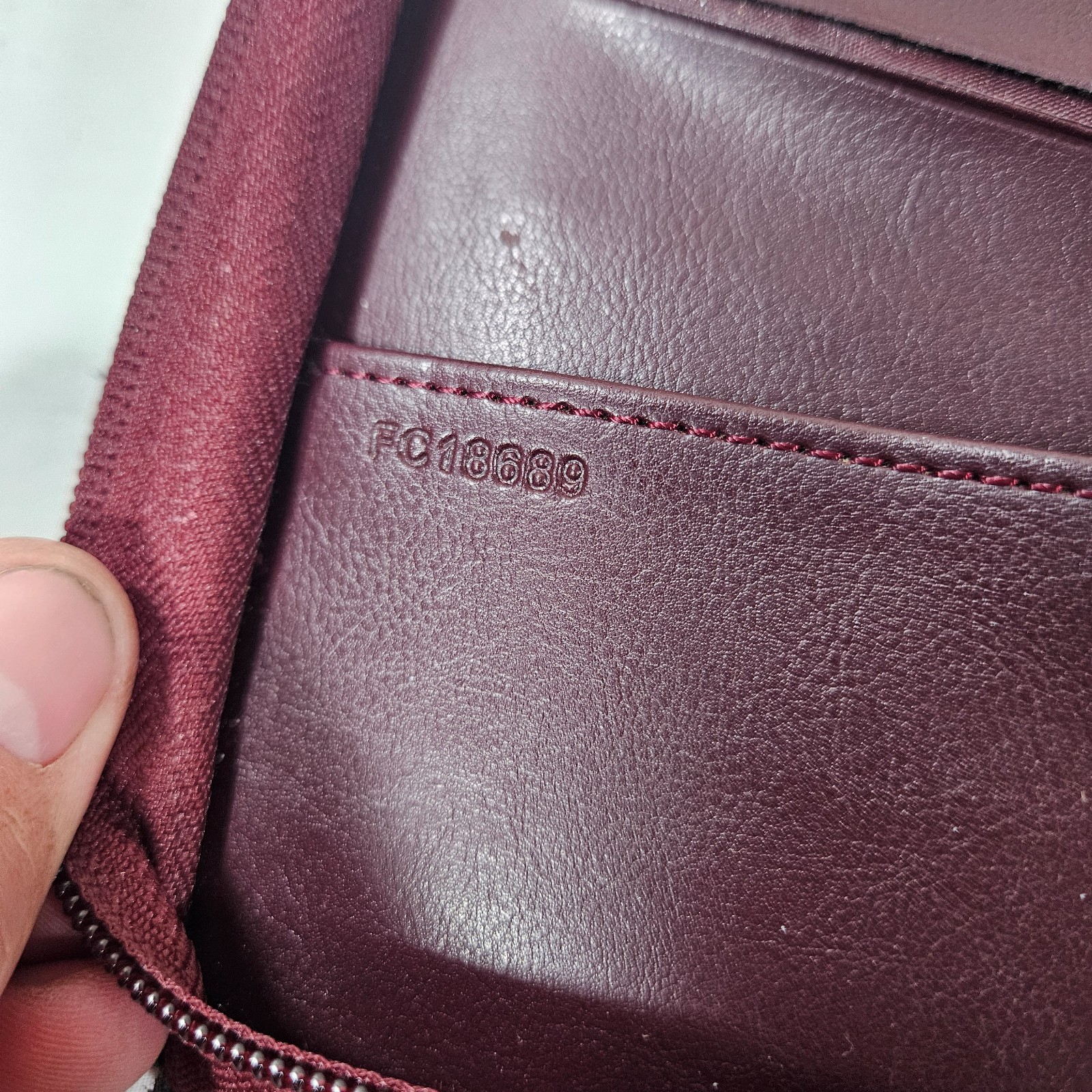 Franklin Covey Original Classic Planner Leather Zip Around Binder 7-Ring Pockets