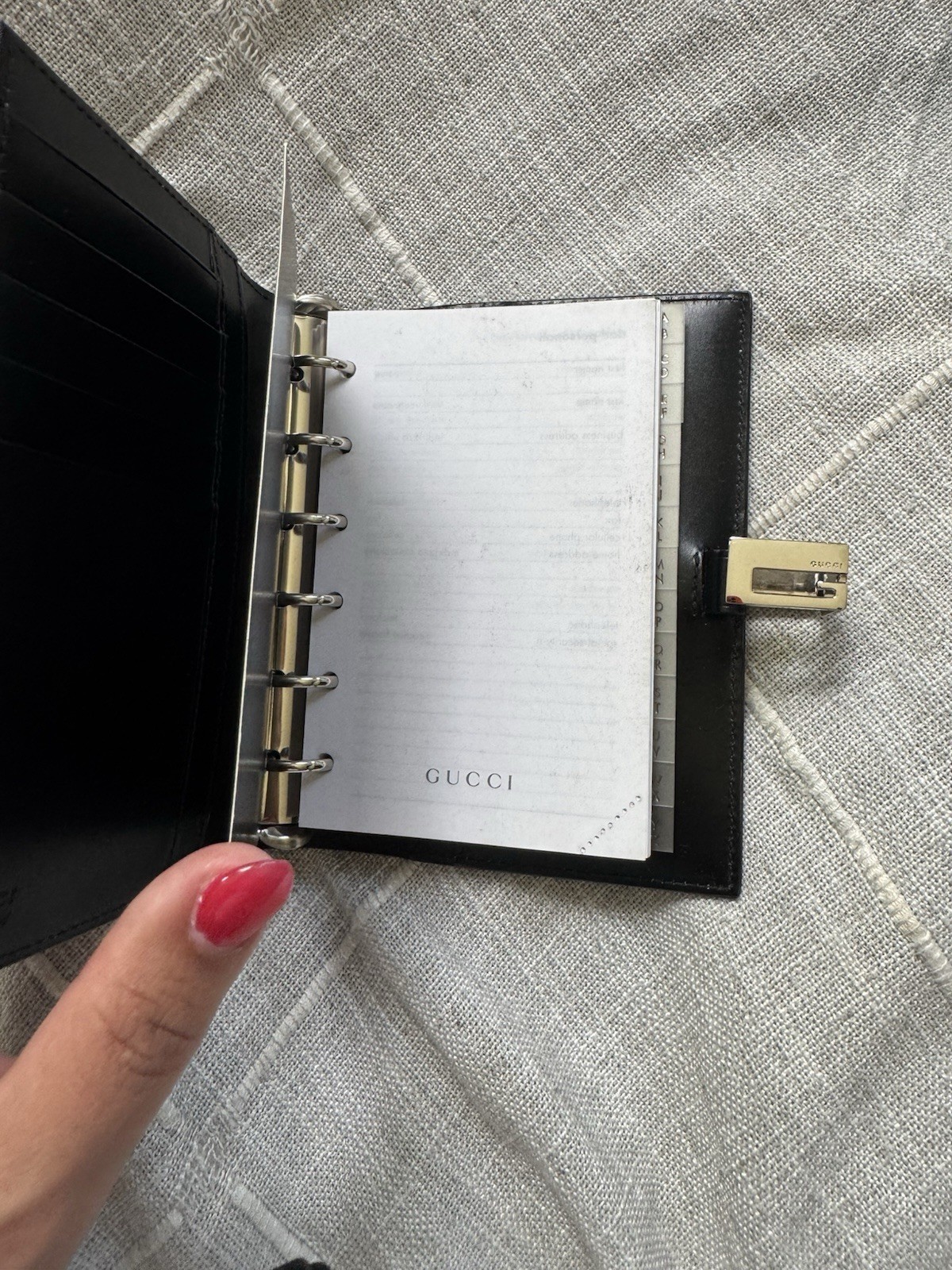 Gucci 2011 Leather Pocket Ring Binder Organizer Agenda/Passport Holder